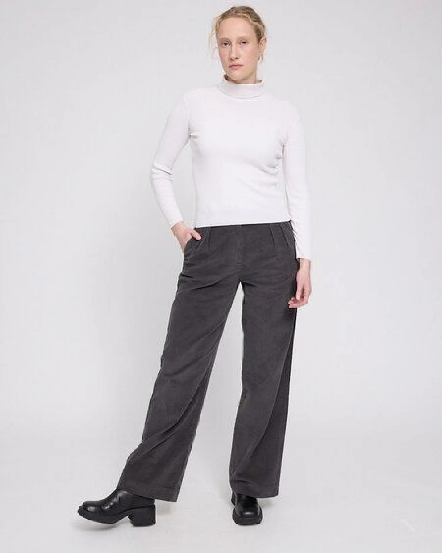 Mazine Damen "Pleated" Cordhose aus 99% Bio-Baumwolle und 1% Elasthan – Ansicht 3
