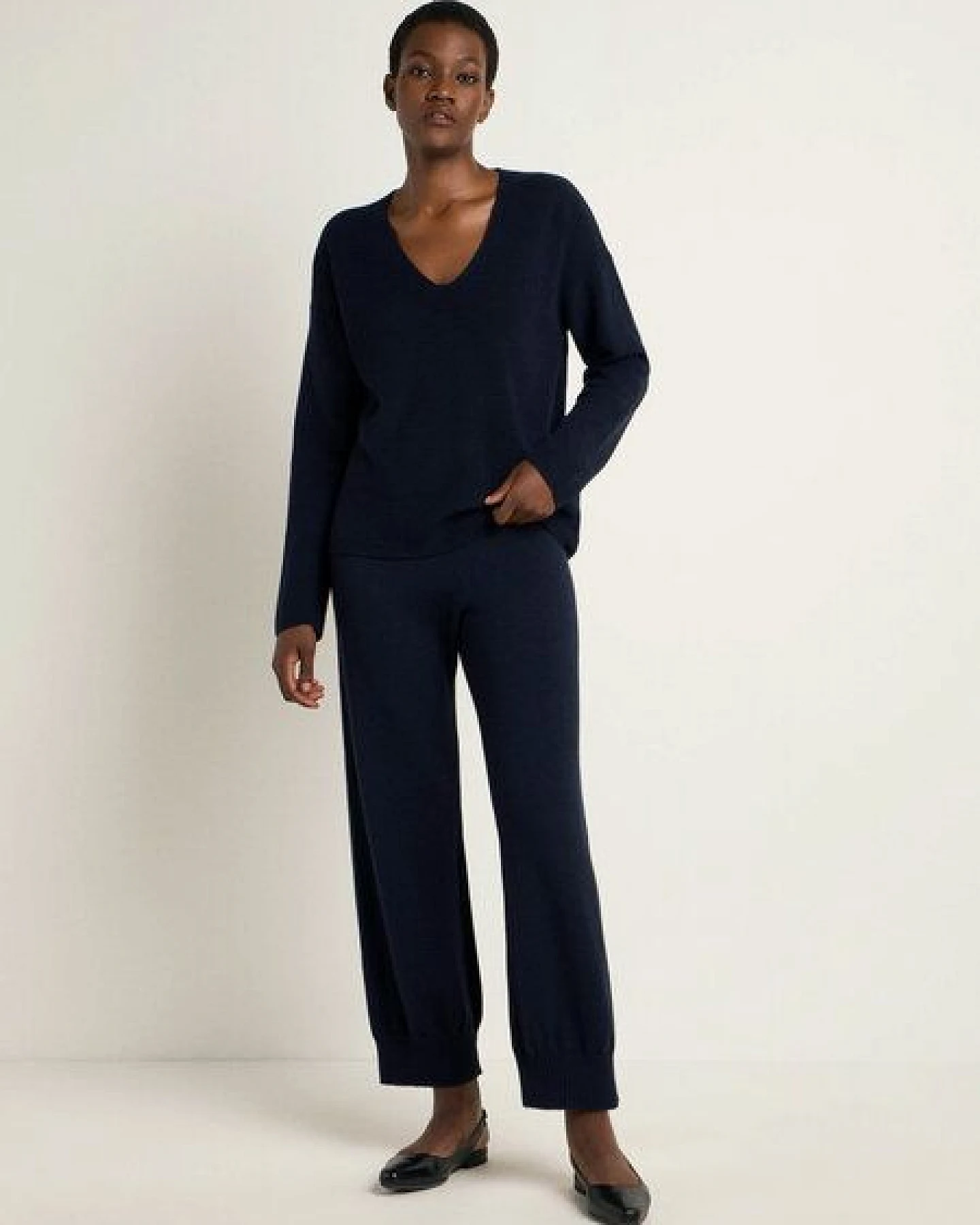LANIUS Pullover mit V-Ausschnitt aus Bio-Merinowolle – Ansicht 2