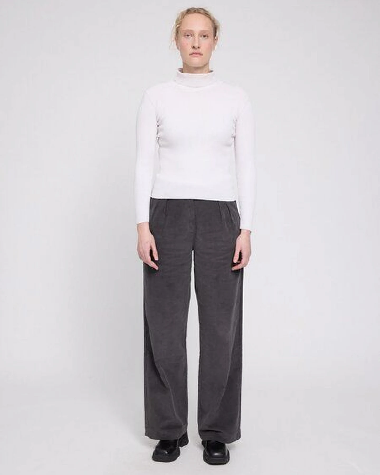 Mazine Damen "Pleated" Cordhose aus 99% Bio-Baumwolle und 1% Elasthan – Ansicht 3