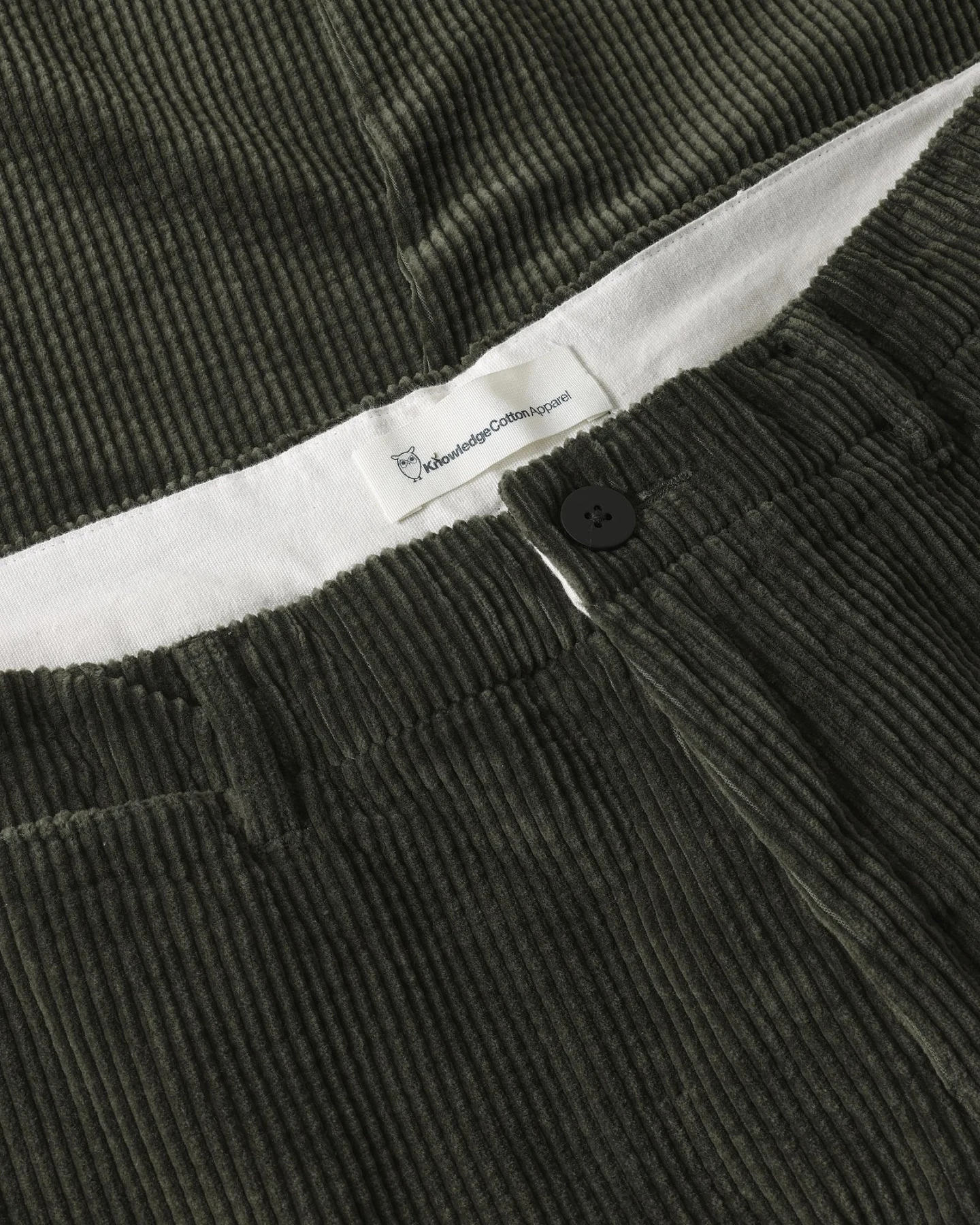 KnowledgeCotton Apparel Herren vegan Hose Chuck Regular Cord Forest Night – Ansicht 2