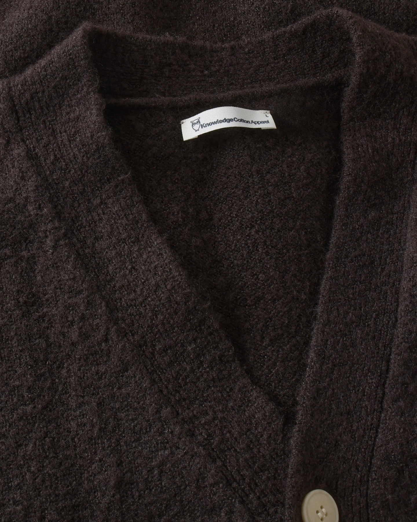KnowledgeCotton Apparel Herren vegan Strickjacke Herren Aus Soufflé Yarn In Der Farbe Chocolate Torte – Ansicht 2