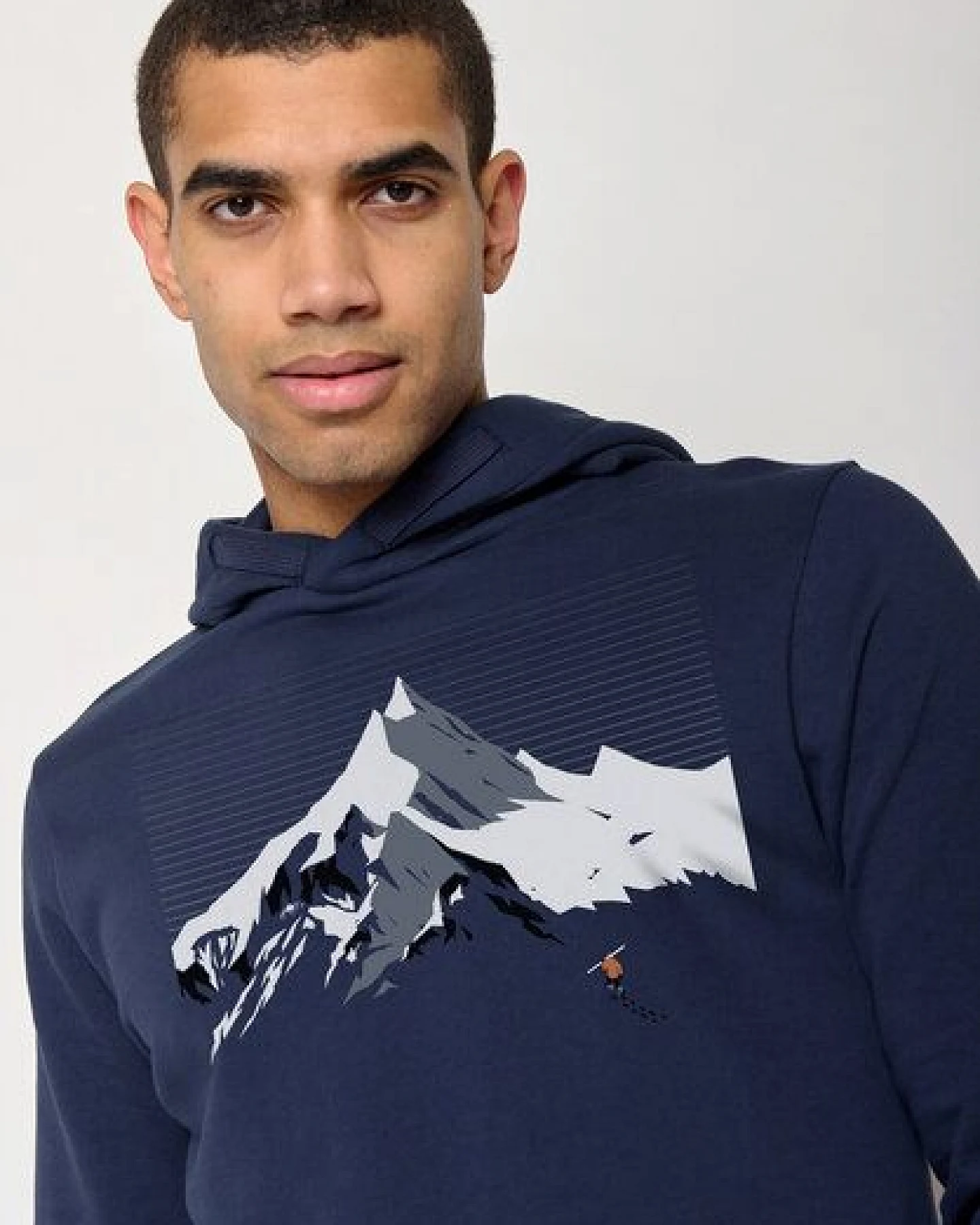 GREENBOMB Nature Mountain Ski Star - Kuschliger Hoodie aus Bio-Baumwolle / hochwertiger Print / GOTS / Fair & Vegan – Ansicht 4