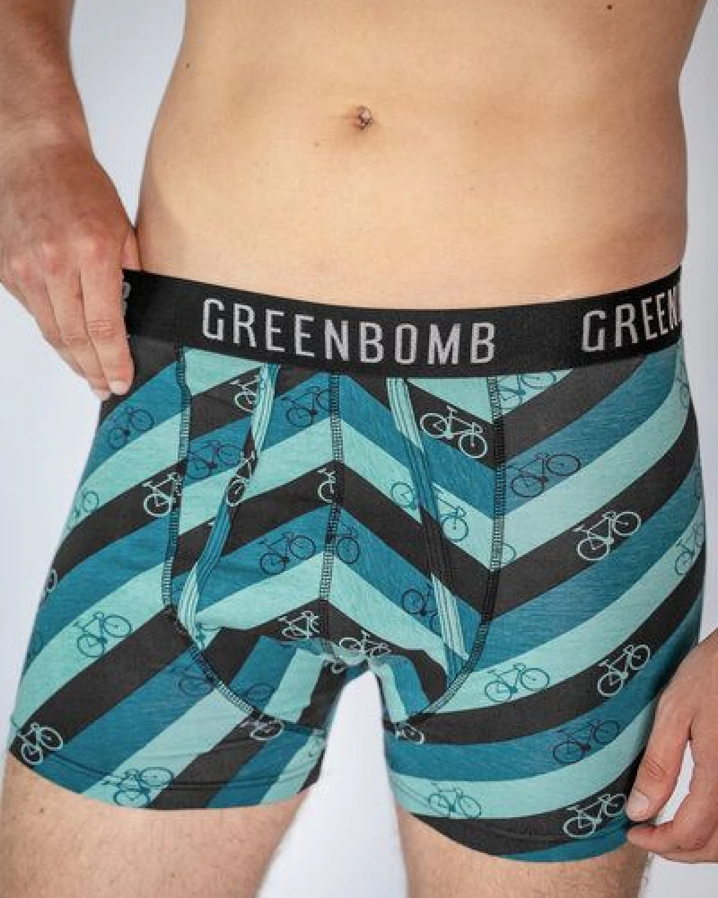 GREENBOMB Bike Stripes Trunk - Figurbetonte Trunk aus Bio-Baumwoll Mix / hochwertiger Print / GOTS / Fair & Vegan – Ansicht 2