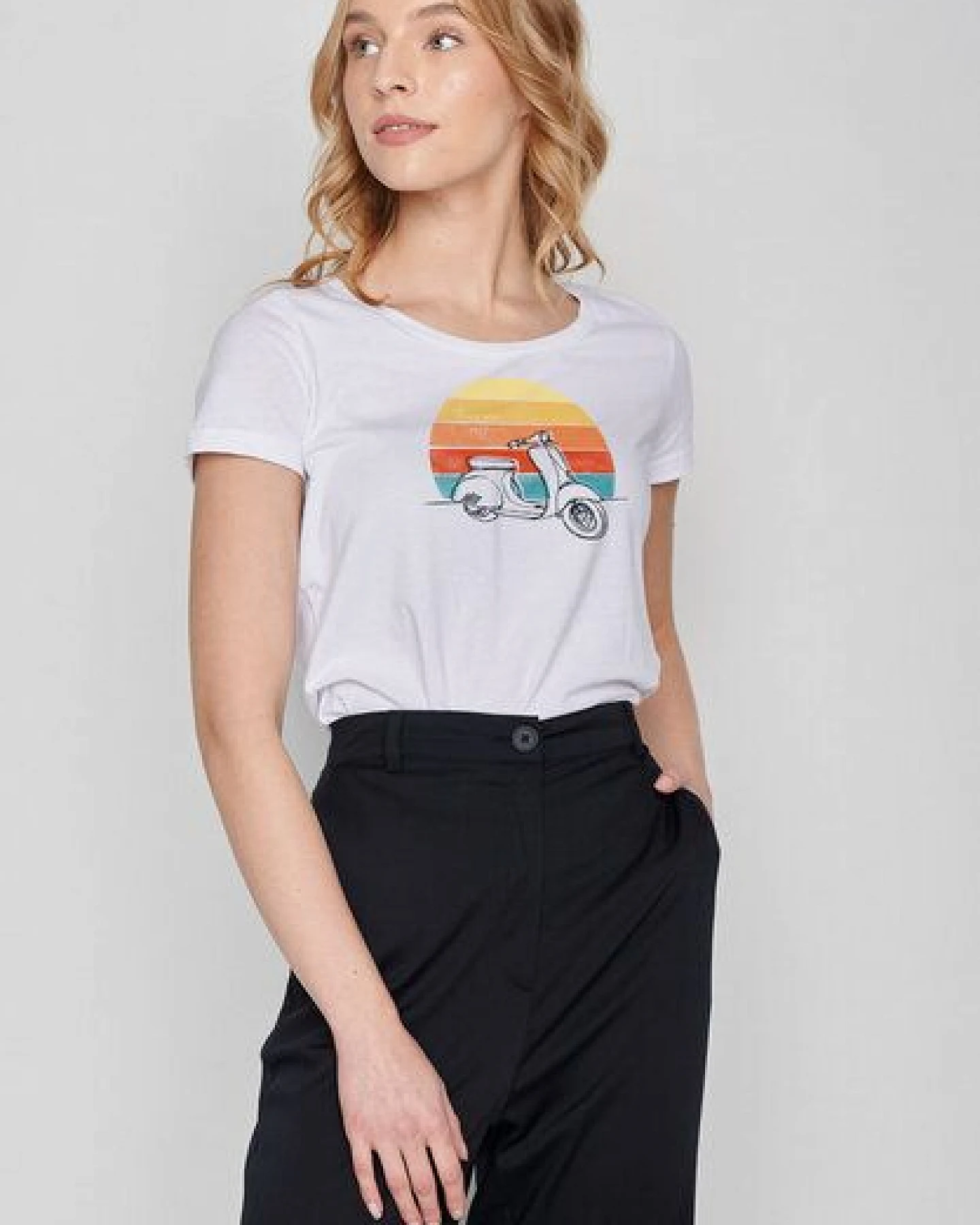 GREENBOMB Lifestyle Scooter Loves - Lässiges T-Shirt aus Bio-Baumwolle / hochwertiger Print / Fair & Vegan – Ansicht 3