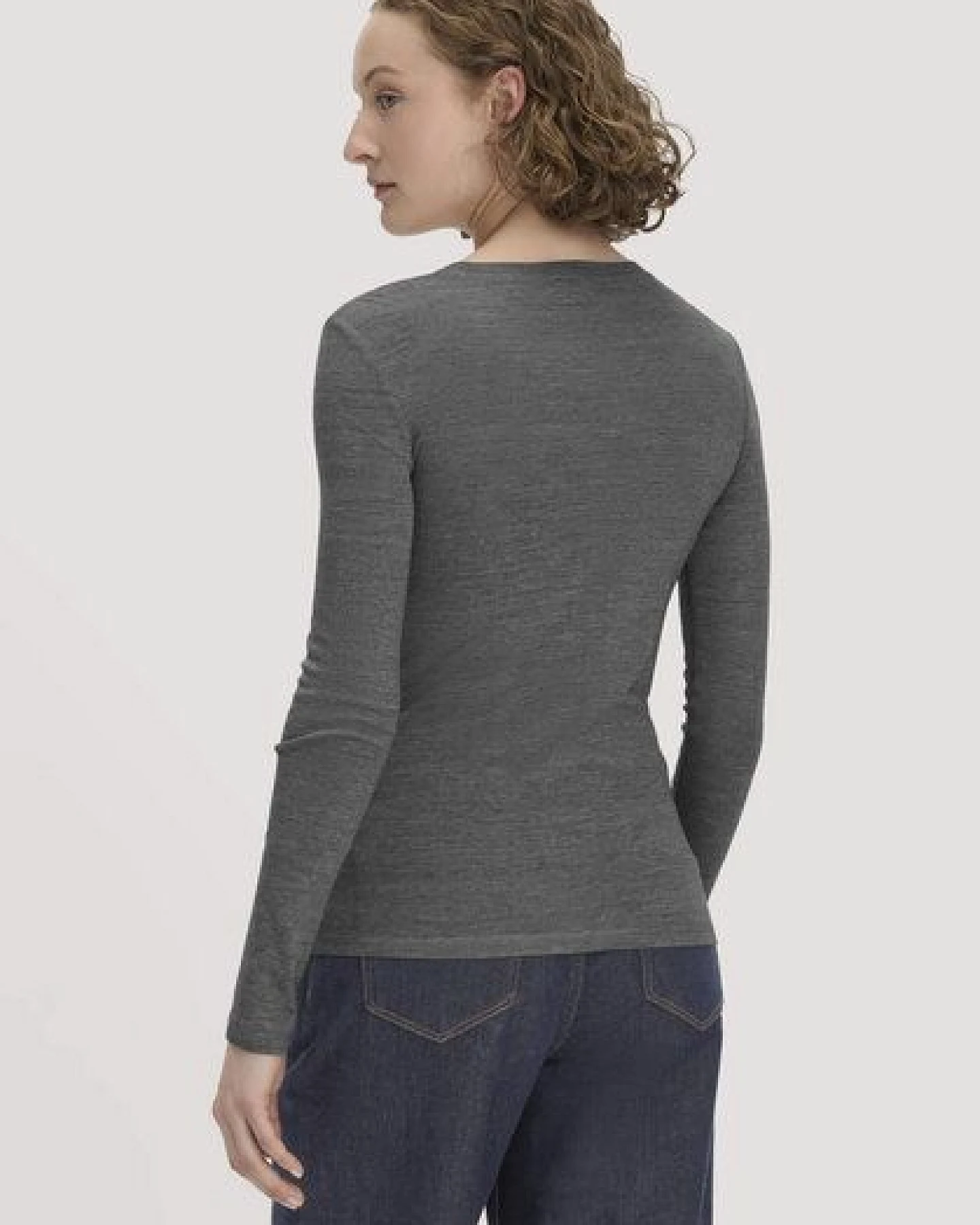 hessnatur Longsleeve Slim aus Bio-Schurwolle und TENCEL Lyocell – Ansicht 2