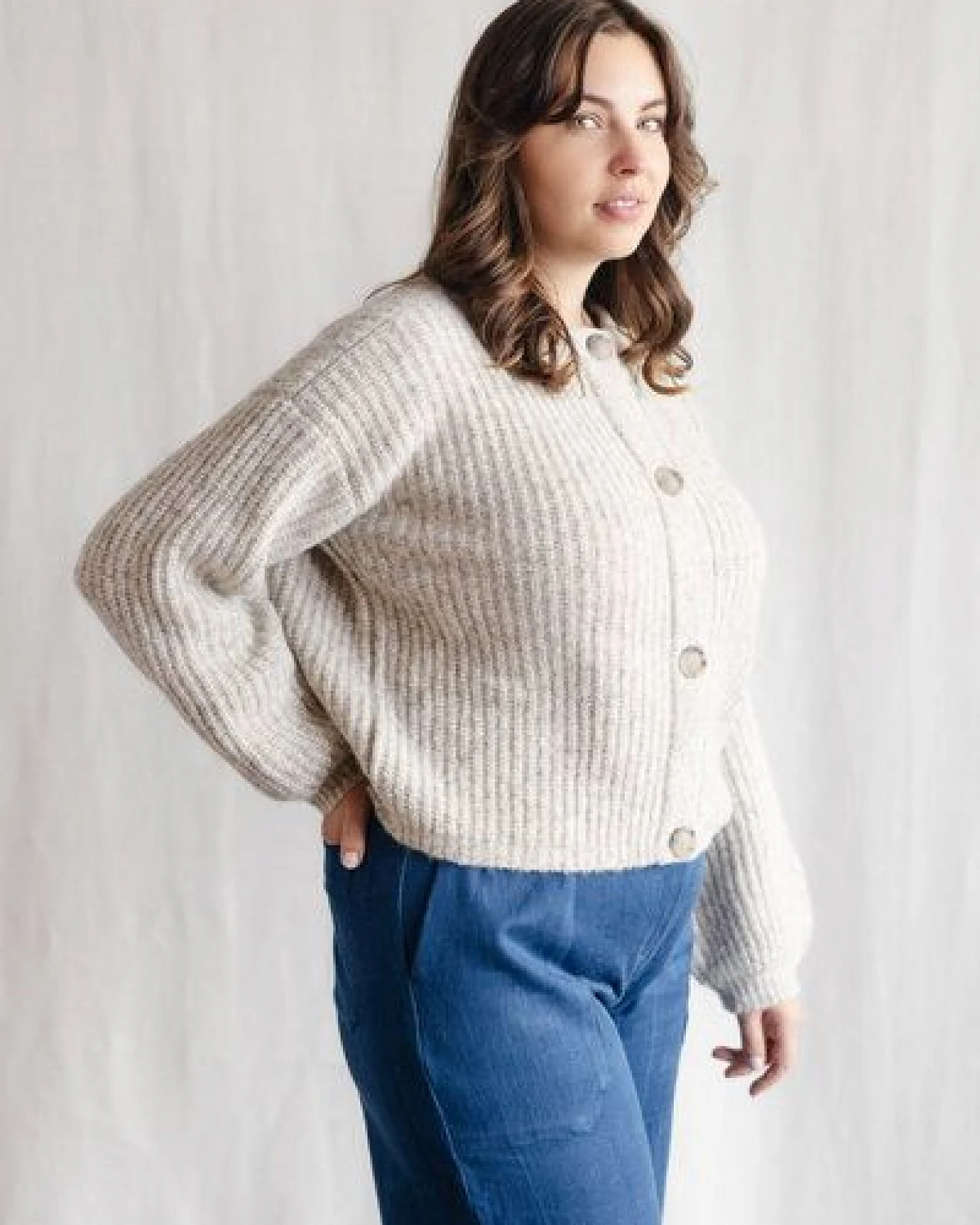 Jyoti - Fair Works Baby-Alpaka Strickcardigan Betana – Ansicht 3