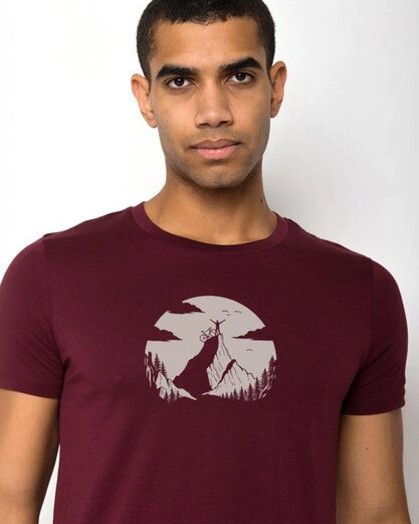 GREENBOMB Nature Clouds Ride Guide - Sportliches T-Shirt aus Bio-Baumwolle / hochwertiger Print / GOTS / Fair & Vegan – Ansicht 3