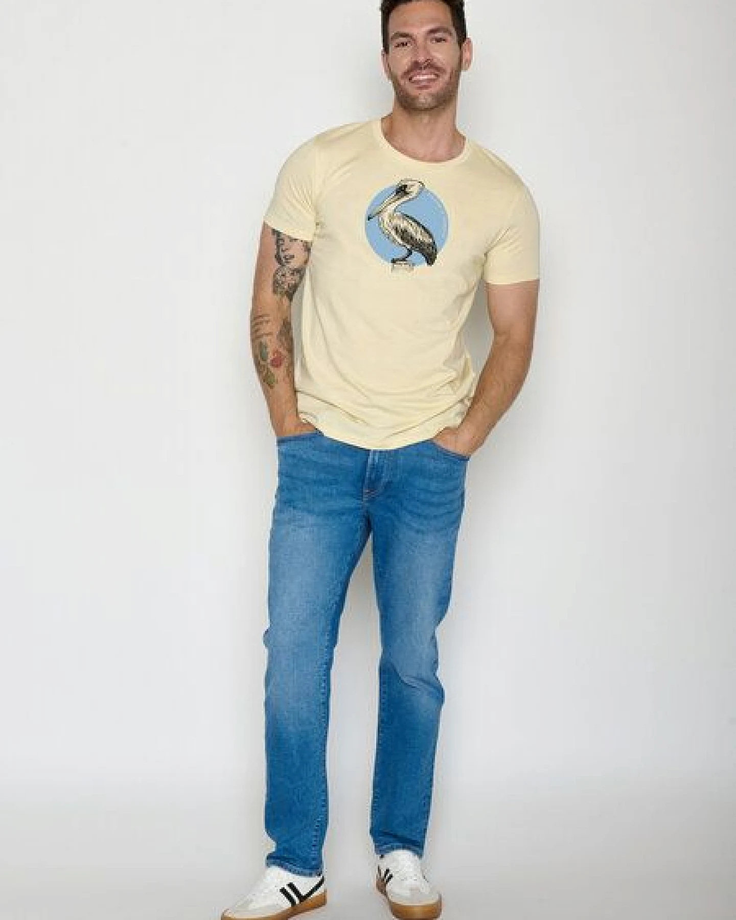 GREENBOMB Pelican Paradise Guide - Sportliches T-Shirt aus Bio-Baumwolle / hochwertiger Print / GOTS / Fair & Vegan – Ansicht 3