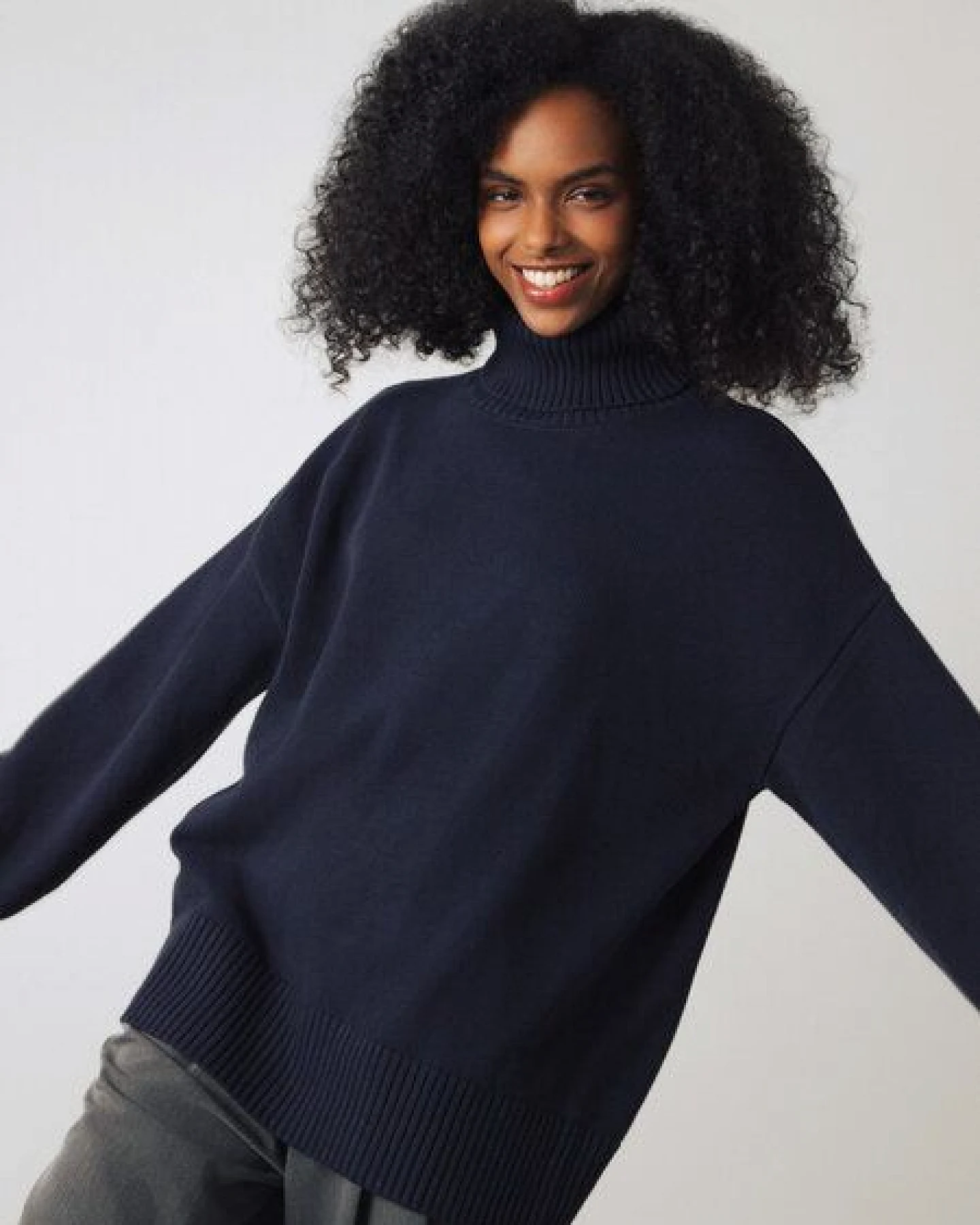Honest Basics Damen Chunky Rollkragenpullover aus 100% Bio-Baumwolle – Ansicht 2