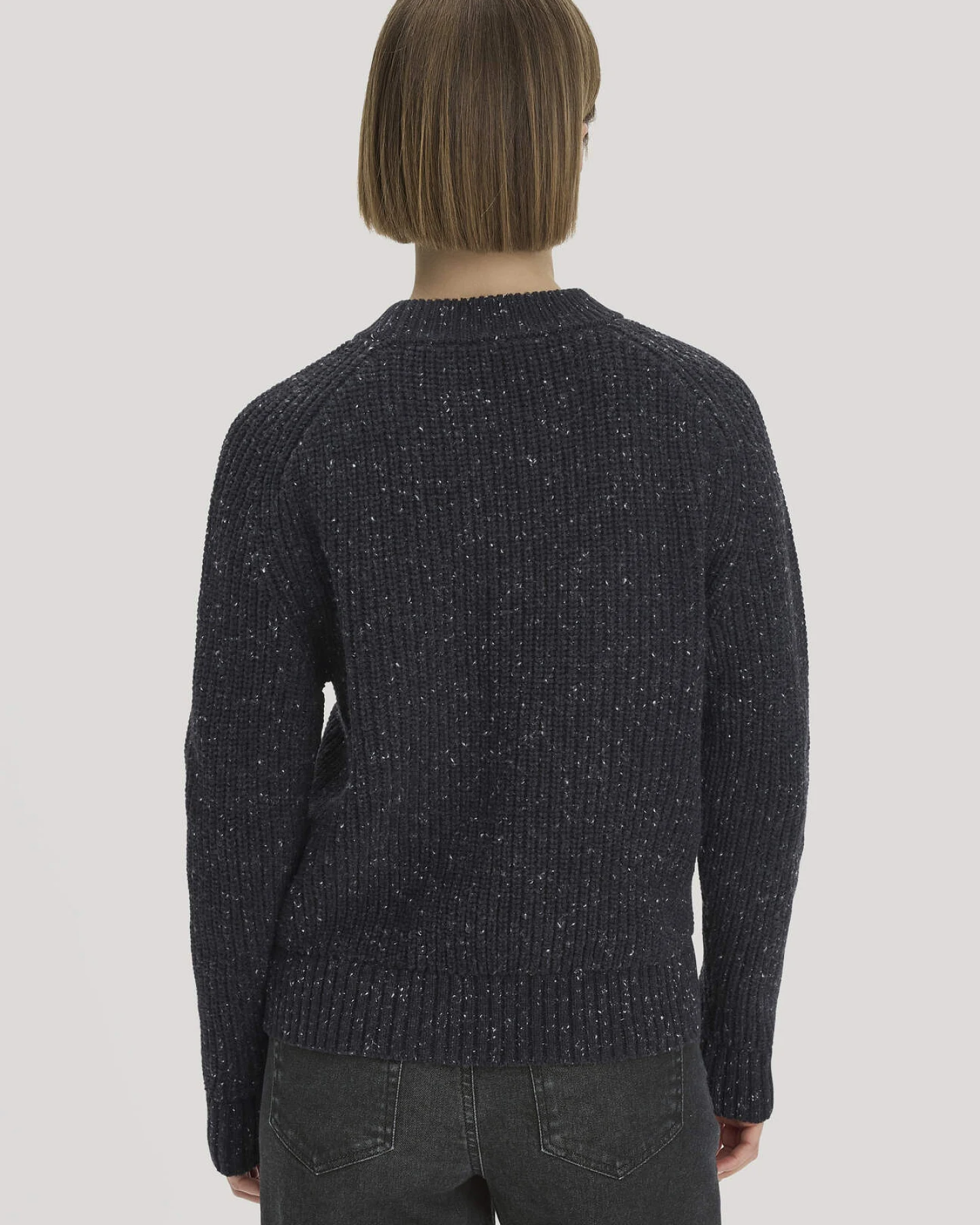 hessnatur Damen Strick Pullover Relaxed aus Bio-Baumwolle mit recycelter Wolle - grau - Größe M – Ansicht 3