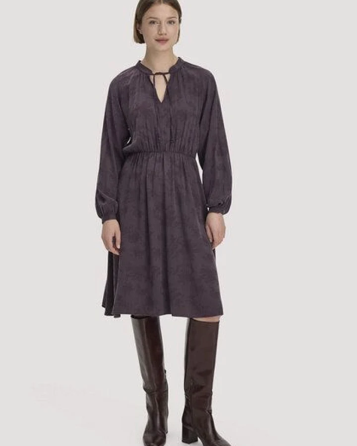 hessnatur Kleid gerafft knielang aus TENCEL Lyocell- und LENZING ECOVERO Viskose
