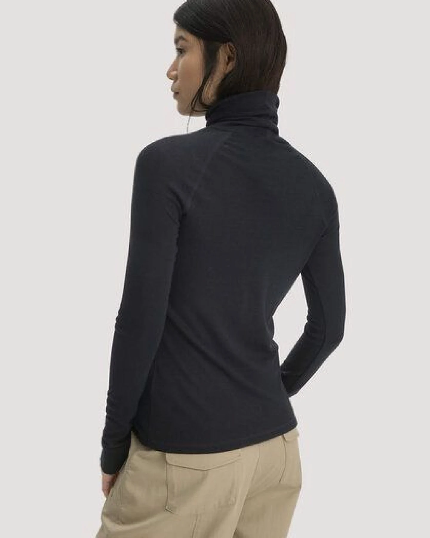 hessnatur Longsleeve Slim aus Bio-Merinowolle und TENCEL Lyocell – Ansicht 2