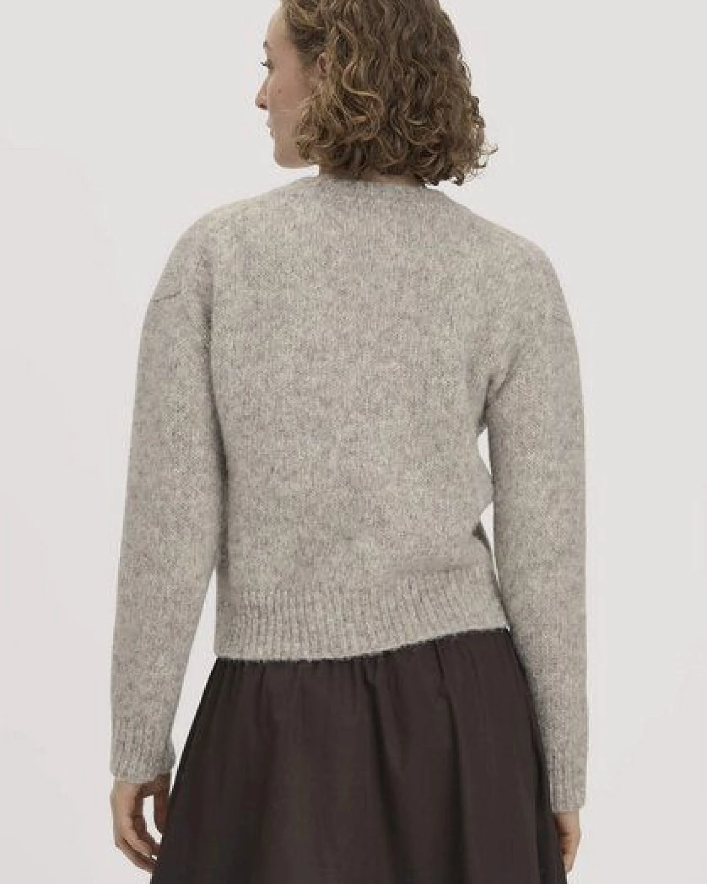 hessnatur Strickjacke Relaxed aus Alpaka und Bio-Baumwolle – Ansicht 2
