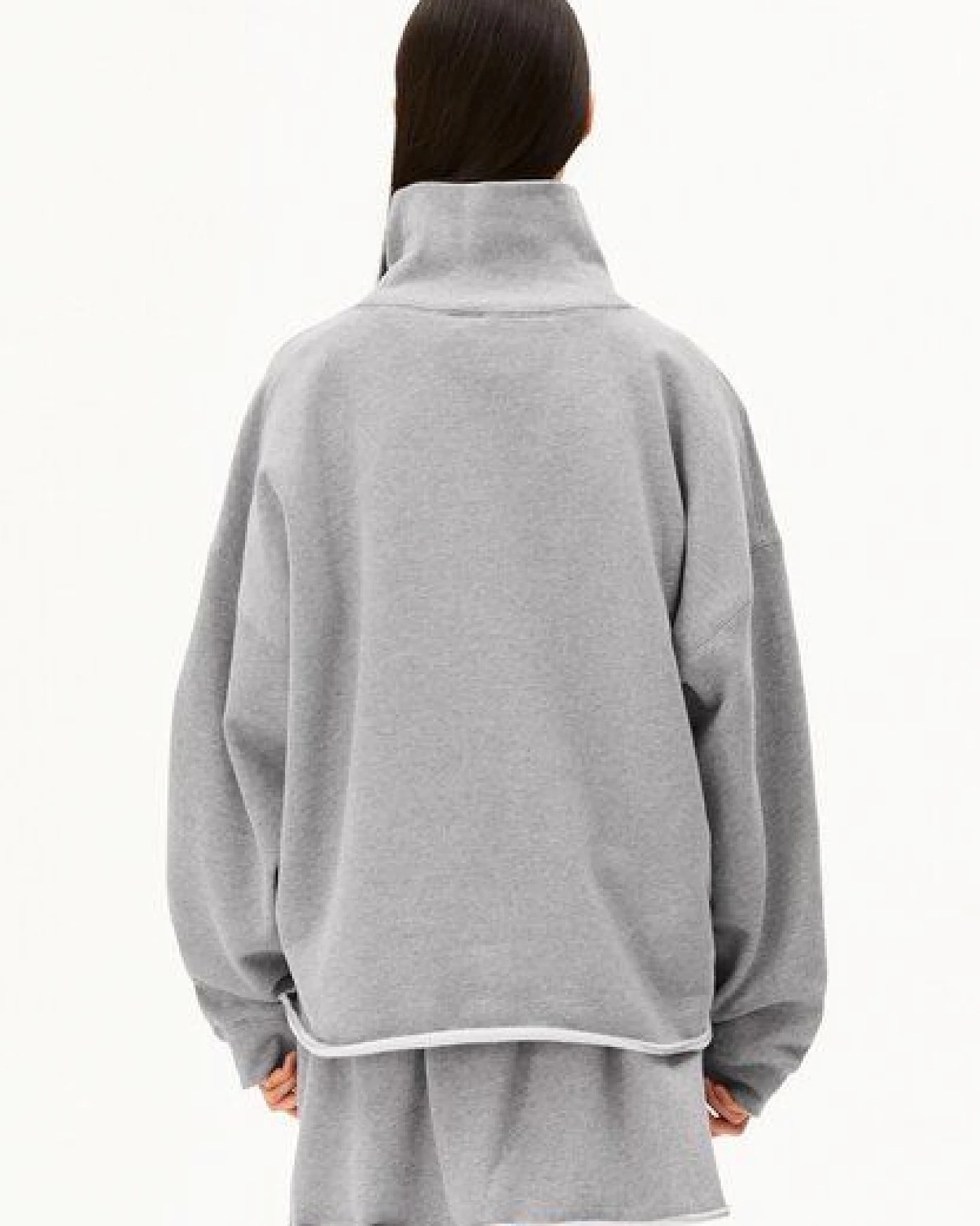 ARMEDANGELS ICONIC Å OPEN EDGE FUNNELNECK Damen Sweatshirt aus 100% Bio-Baumwolle – Ansicht 2