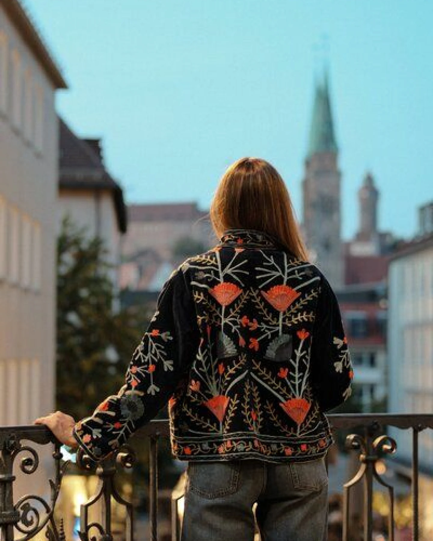 Haus of Namaste Bestickte Samtjacke aus Bio-Baumwolle – wendbar – Ansicht 2