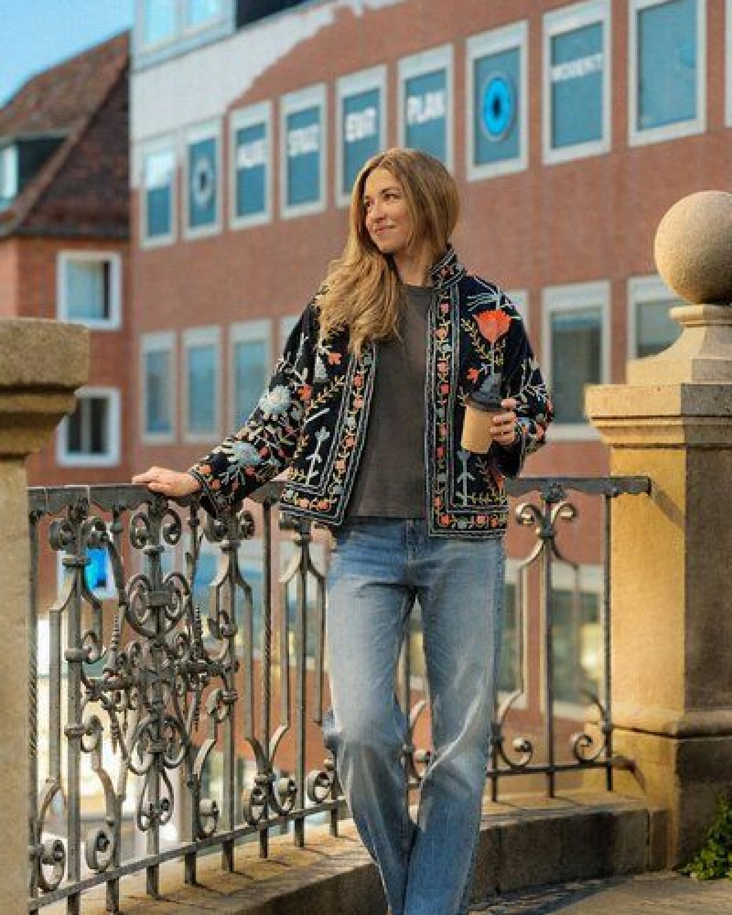 Haus of Namaste Bestickte Samtjacke aus Bio-Baumwolle – wendbar – Ansicht 4