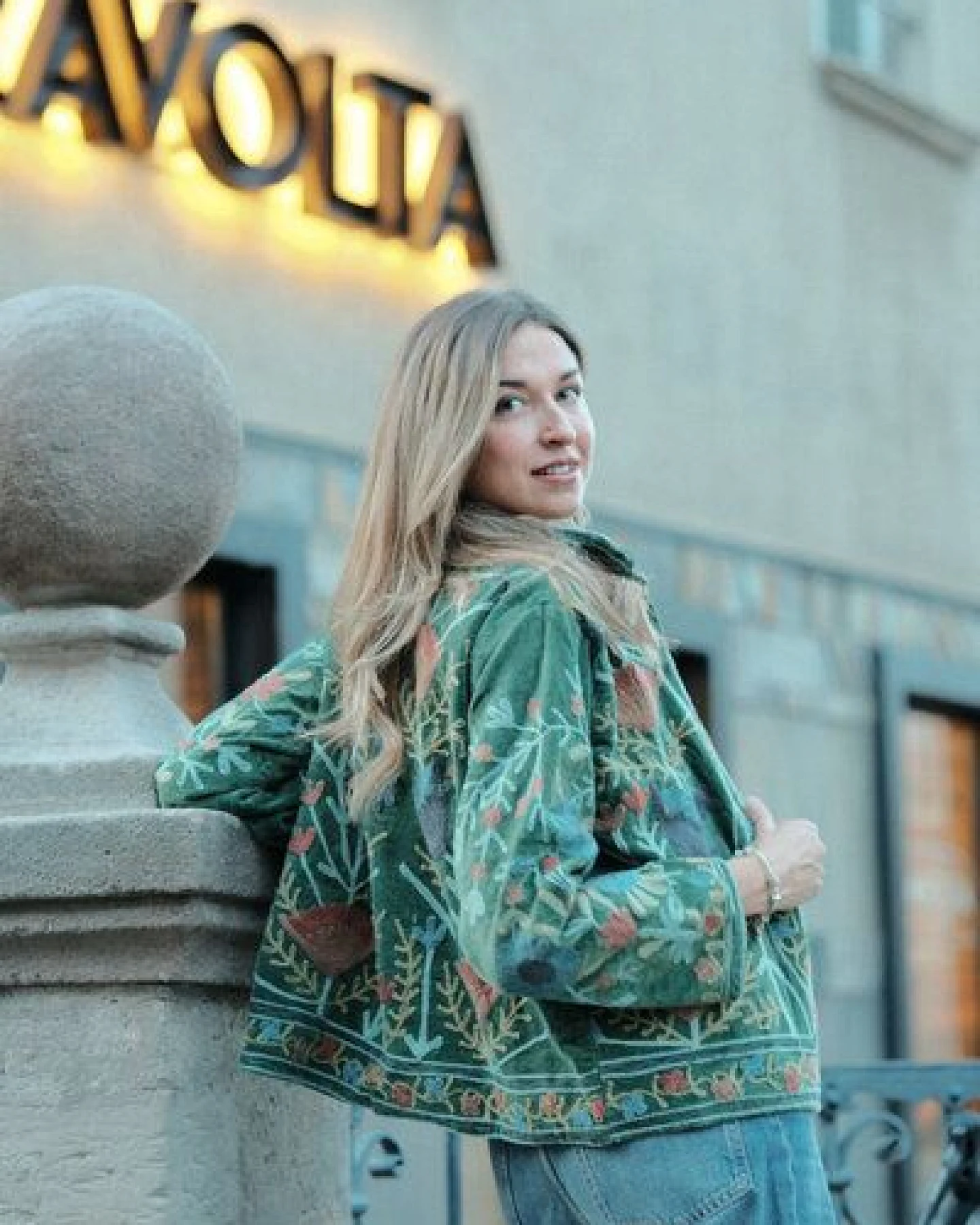 Haus of Namaste Bestickte Samtjacke aus Bio-Baumwolle – wendbar – Ansicht 3