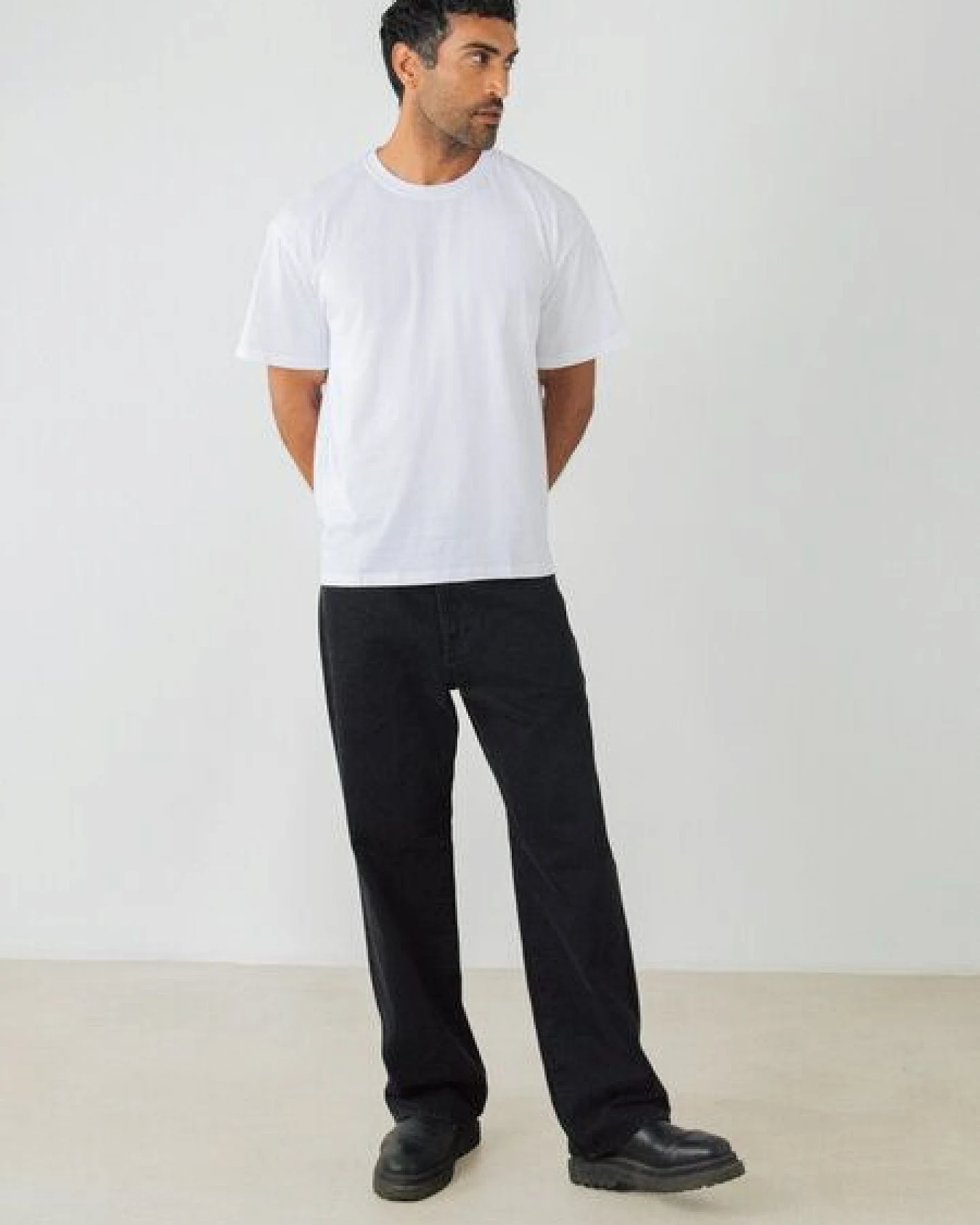 Honest Basics Herren Weite Jeans aus 100% Bio-Baumwolle – Ansicht 2