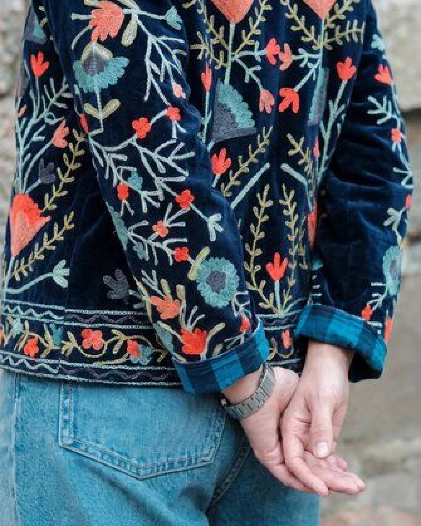 Haus of Namaste Bestickte Samtjacke aus Bio-Baumwolle – wendbar – Ansicht 4