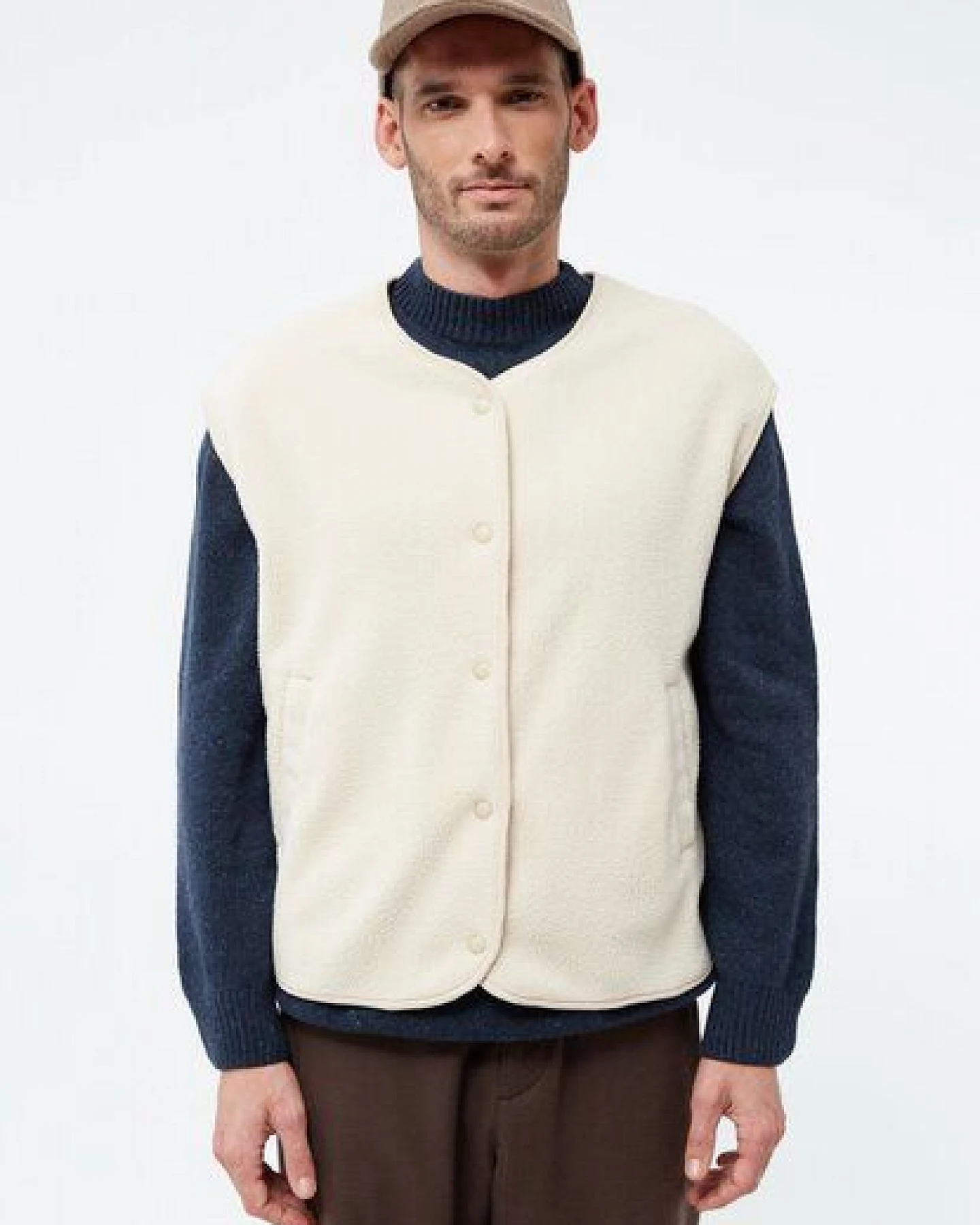 Givn Berlin Weste GBMARIS aus kuscheligem Fleece - Off White – Ansicht 2