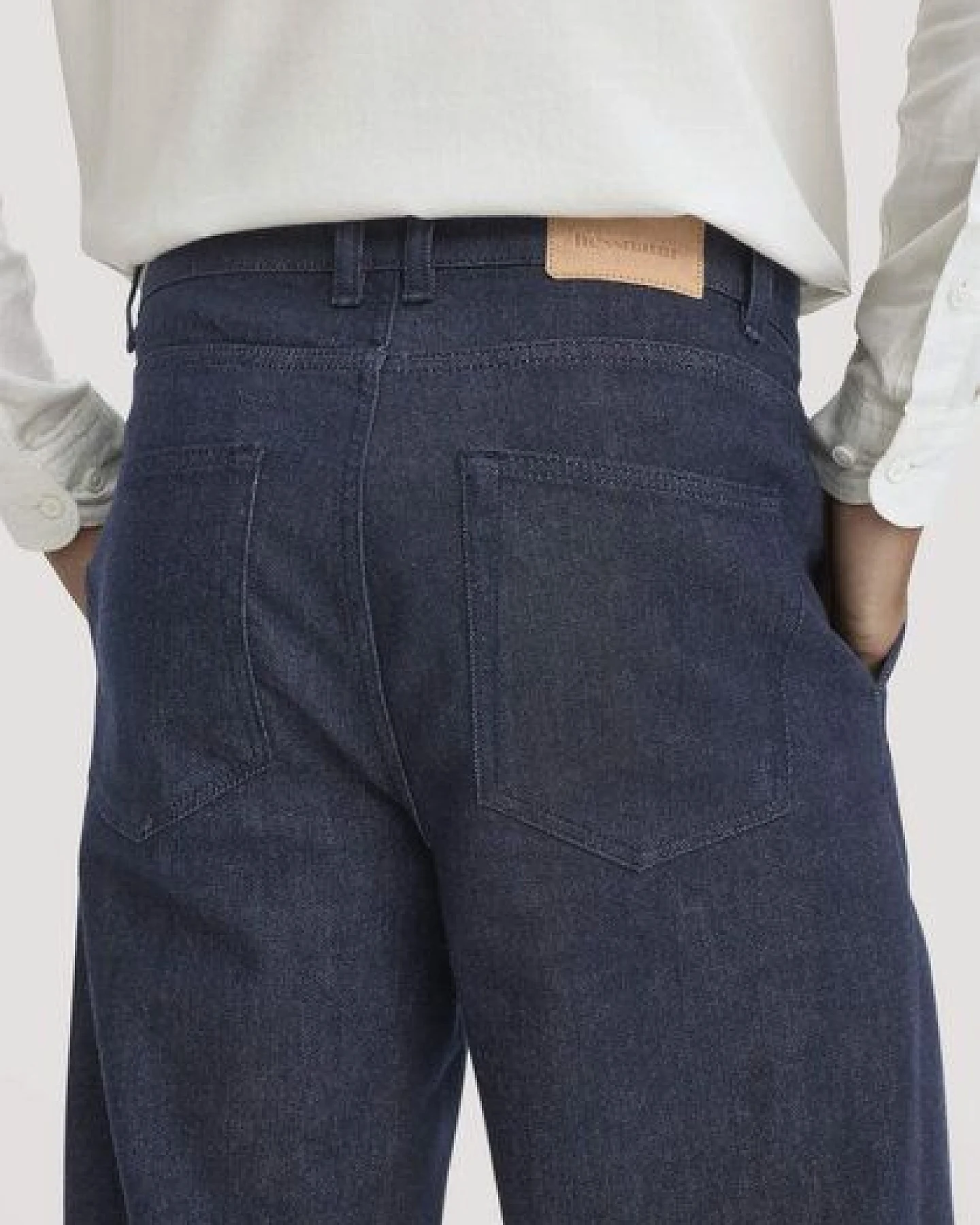 hessnatur Jeans Relaxed Pleated aus reinem Bio-Denim – Ansicht 2