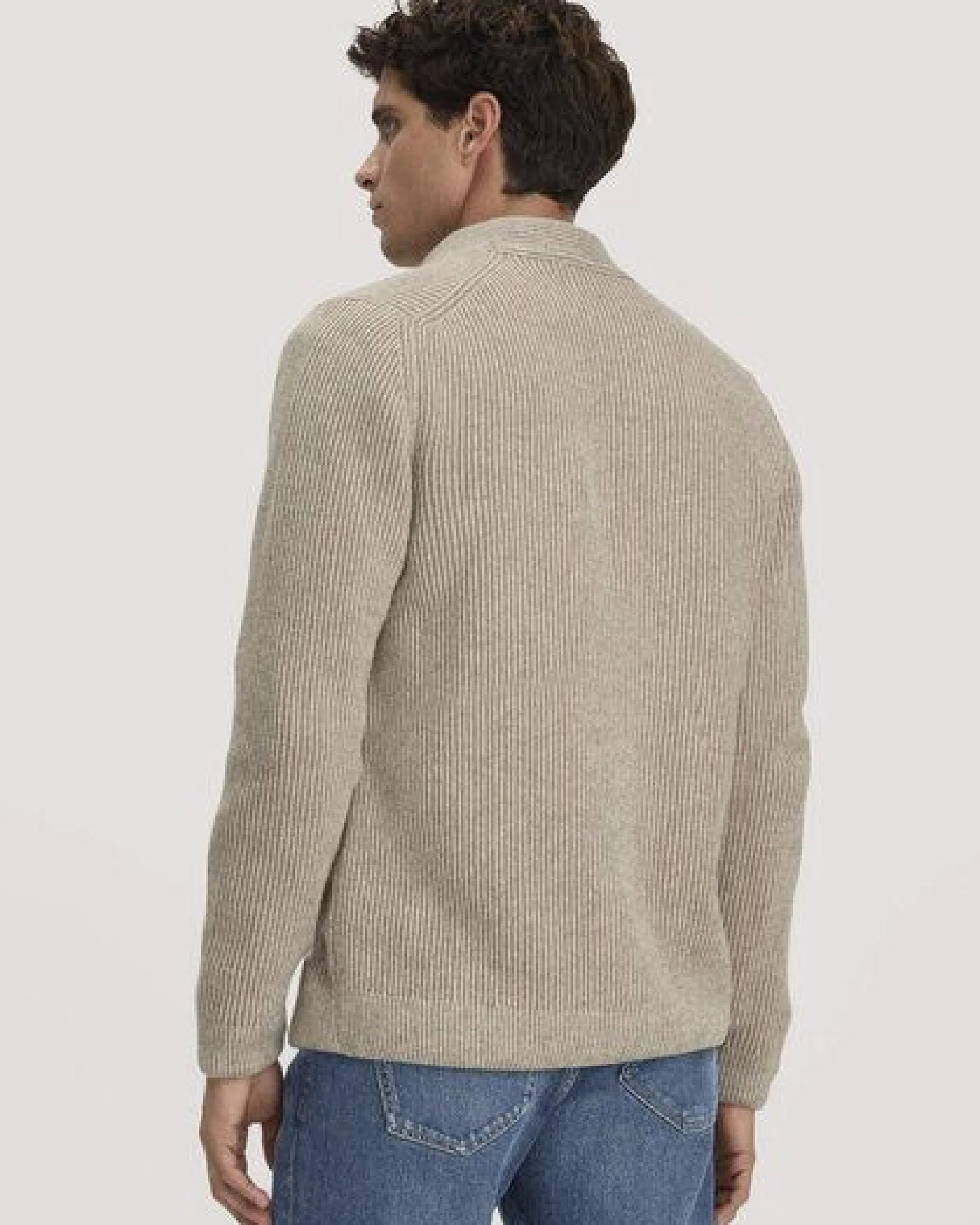hessnatur Double-Knit Cardigan Regular aus Bio-Baumwolle und Bio-Merinowolle mit recycelter Wolle – Ansicht 2
