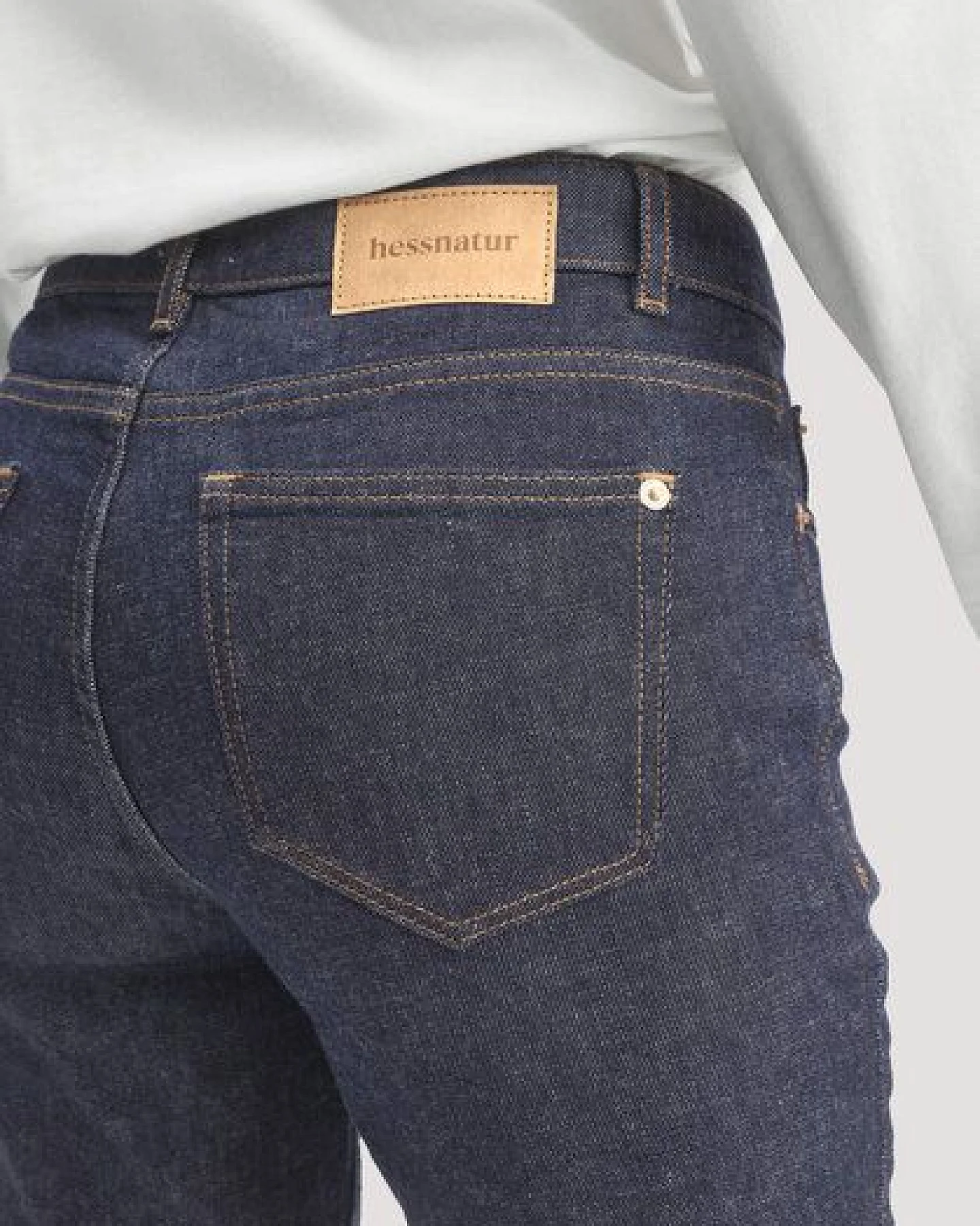 hessnatur Jeans LEA Slim aus Bio-Baumwolle mit recycelter Baumwolle – Ansicht 2