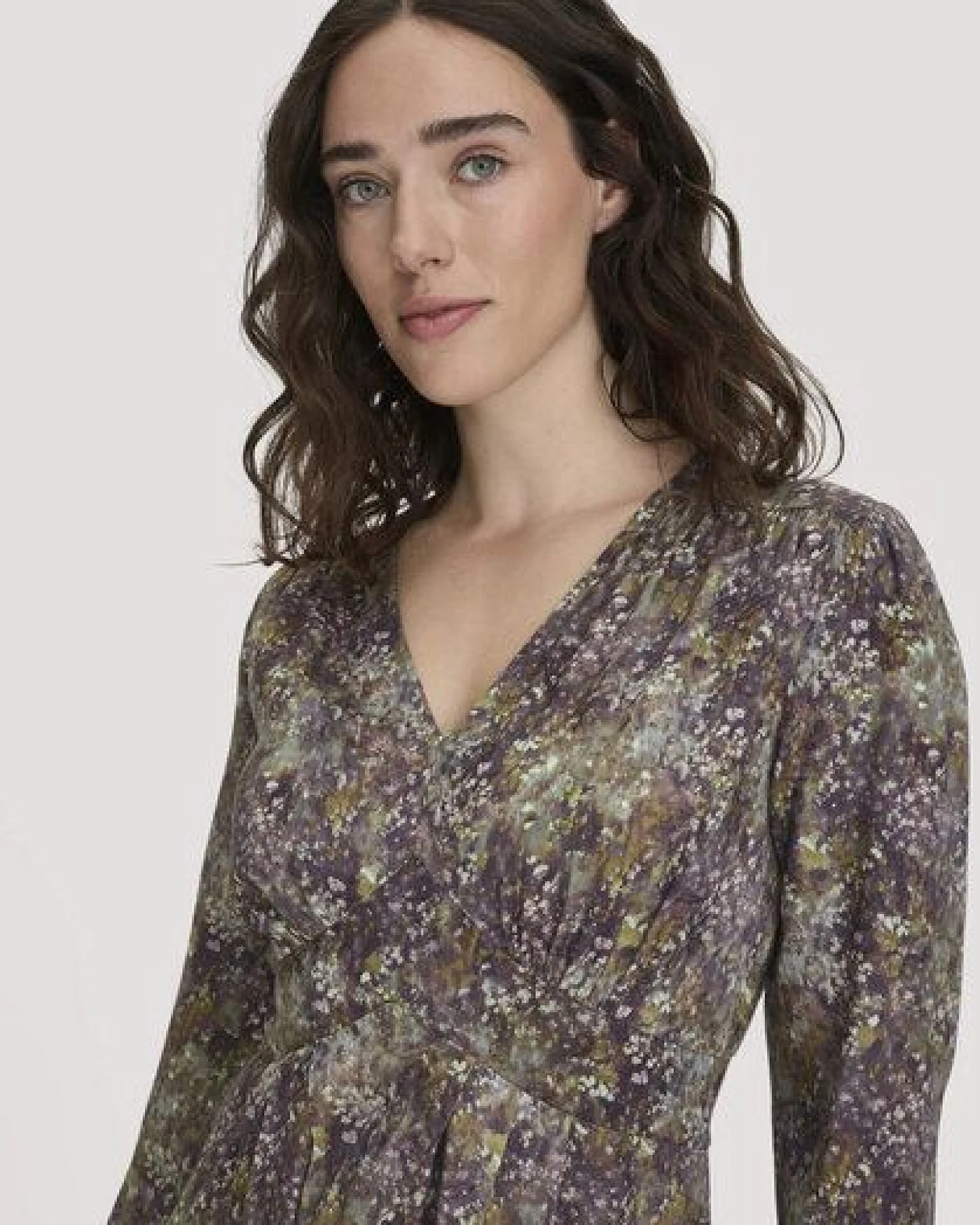 hessnatur Kleid tailliert aus TENCEL Lyocell und LENZING ECOVERO Viskose – Ansicht 2