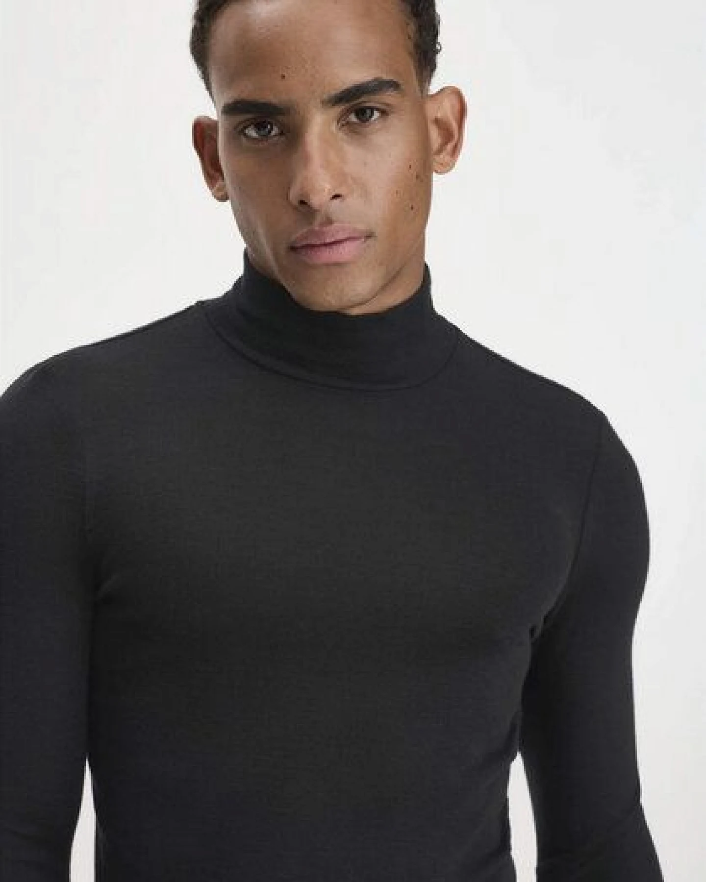 hessnatur Roll-Neck Longsleeve Fitted aus Bio-Merinowolle und Seide – Ansicht 4