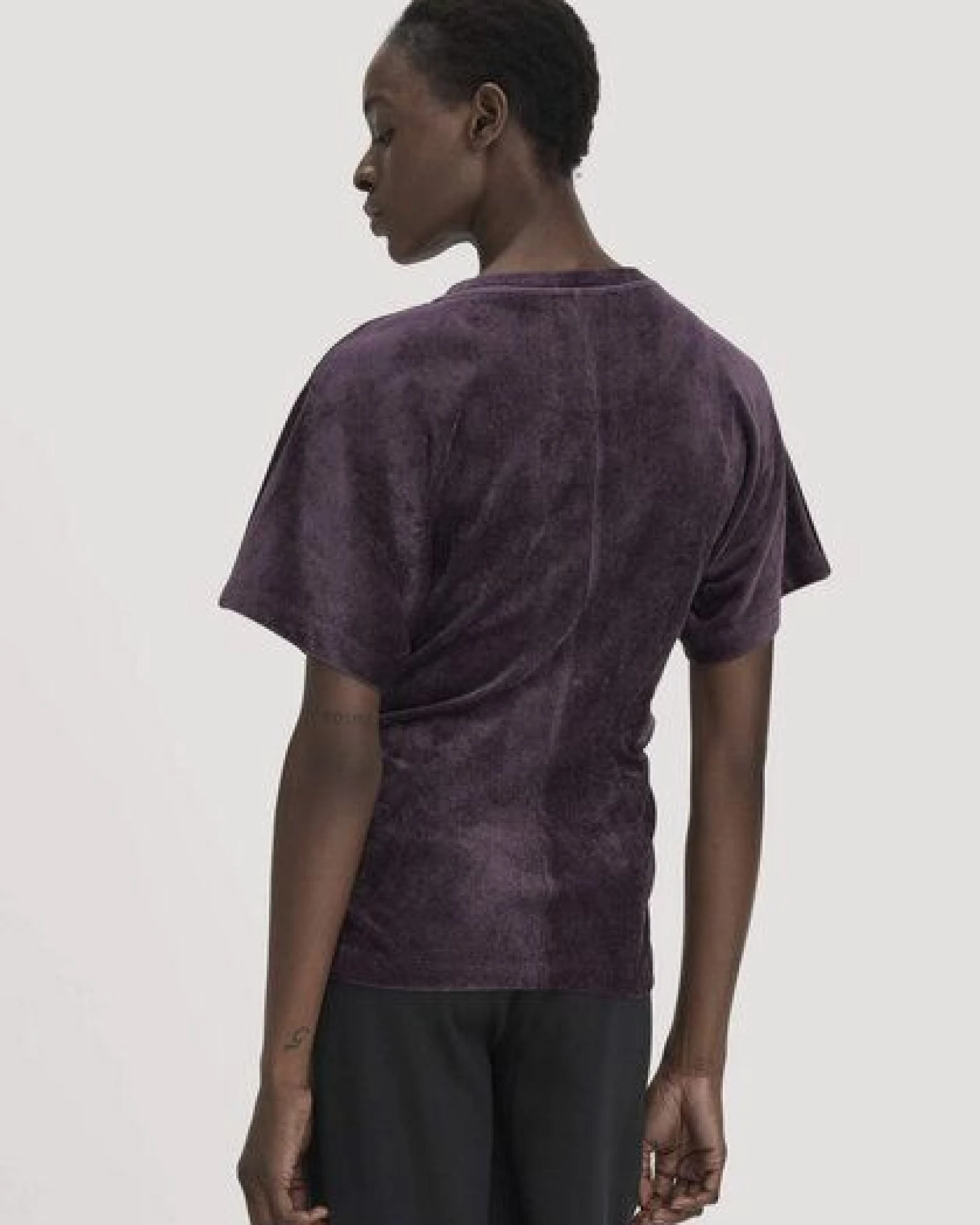 hessnatur Samt T-Shirt Slim aus TENCEL Modal mit Bio-Baumwolle – Ansicht 2
