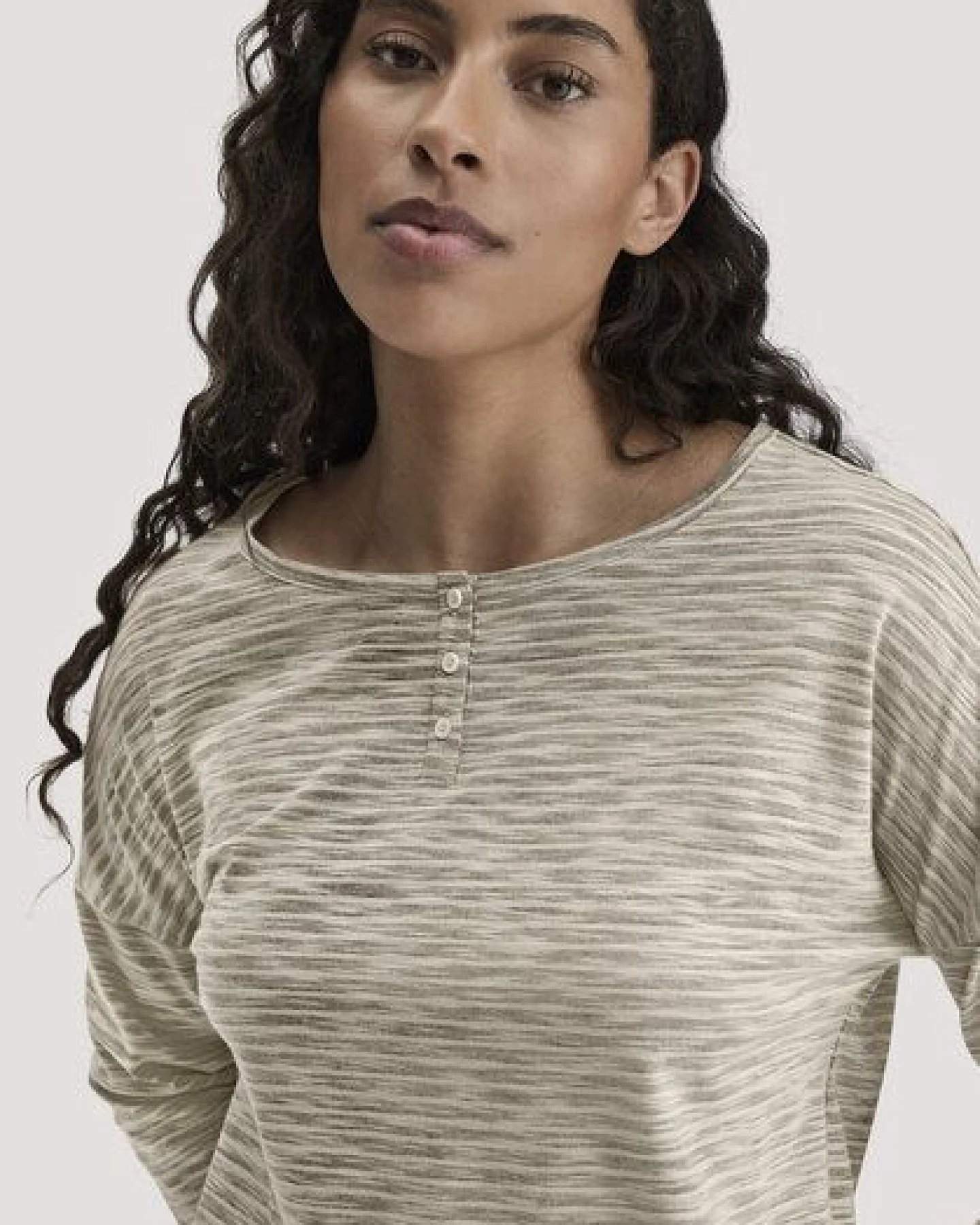 hessnatur Schlafshirt Relaxed aus Bio-Baumwolle mit TENCEL Modal – Ansicht 4