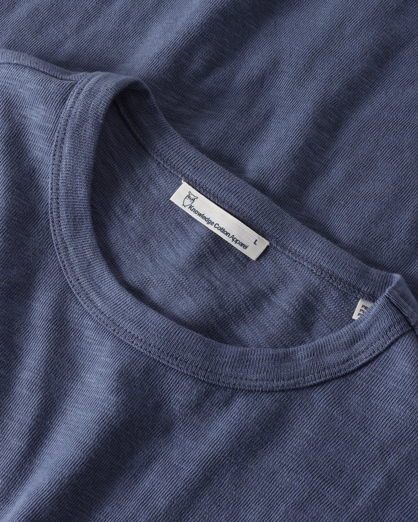 KnowledgeCotton Apparel Herren vegan Langarmshirt Slub Vintage Indigo – Ansicht 2