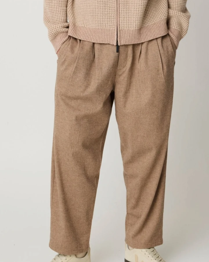 KnowledgeCotton Apparel Herren vegan Hose Ozone Relaxed Flannel Lion Braun