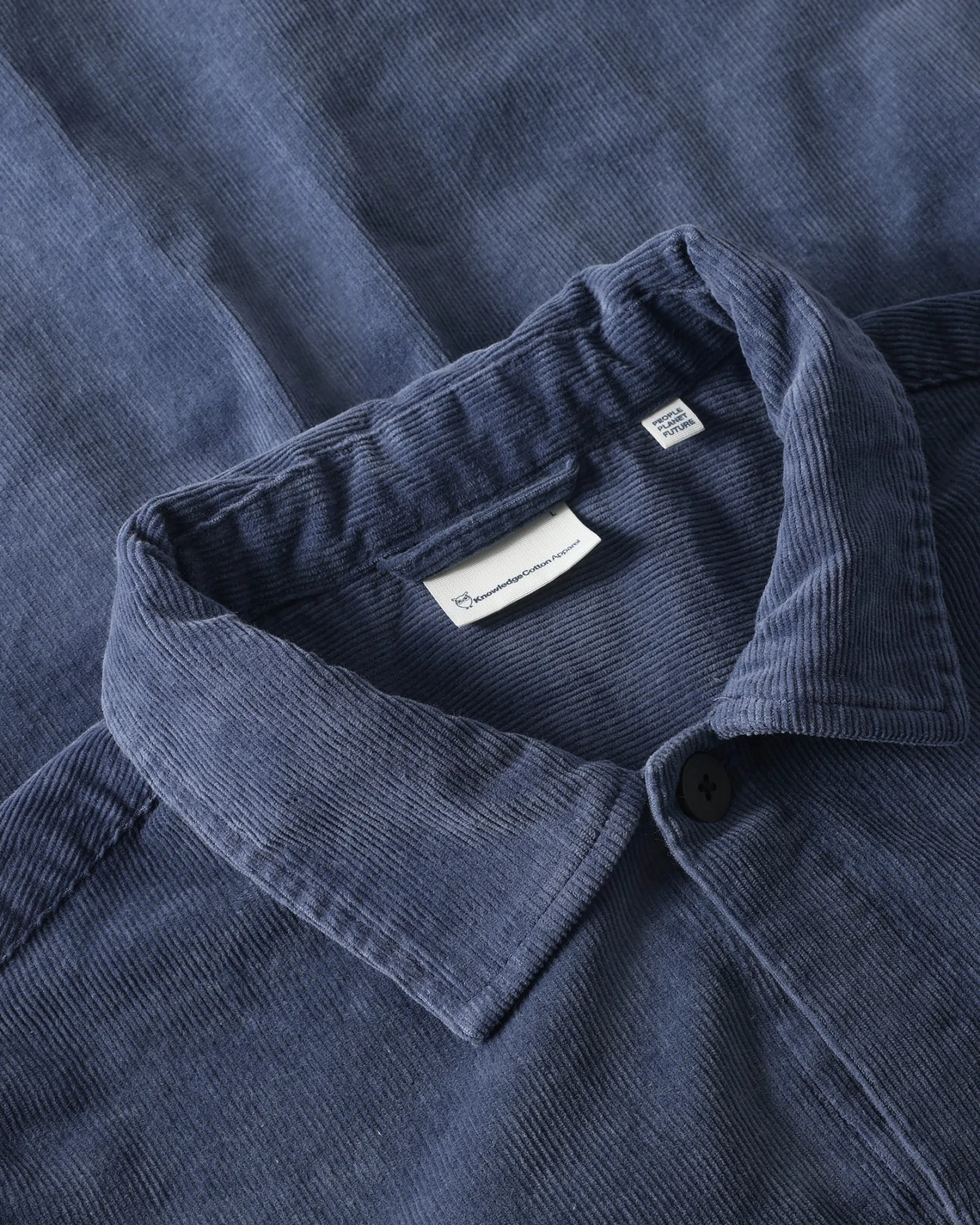 KnowledgeCotton Apparel Herren vegan Overshirt Loose Cord Vintage Indigo – Ansicht 2