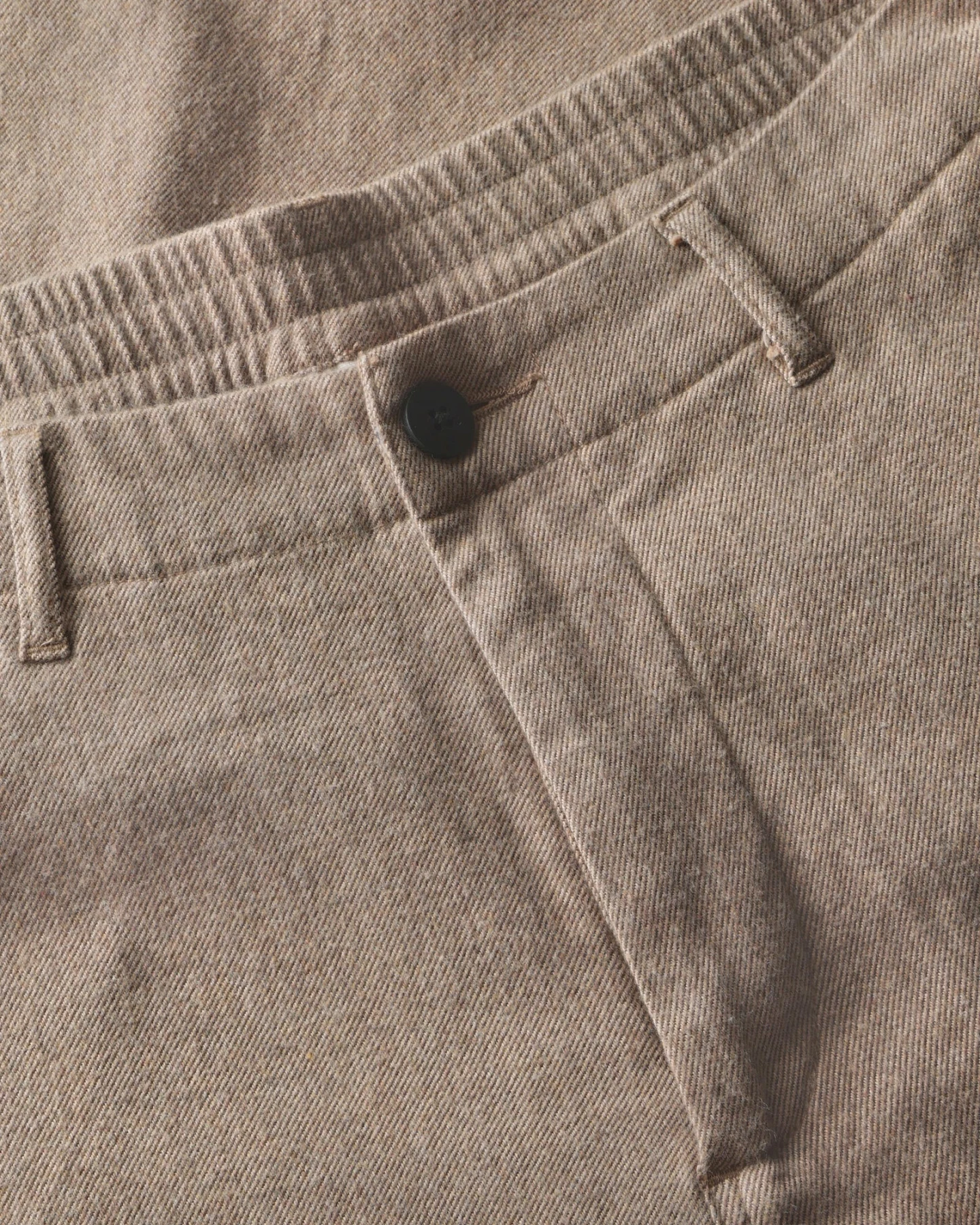 KnowledgeCotton Apparel Damen vegan Hose Bloom Barrel Aus Flanell Lion Braun – Ansicht 2