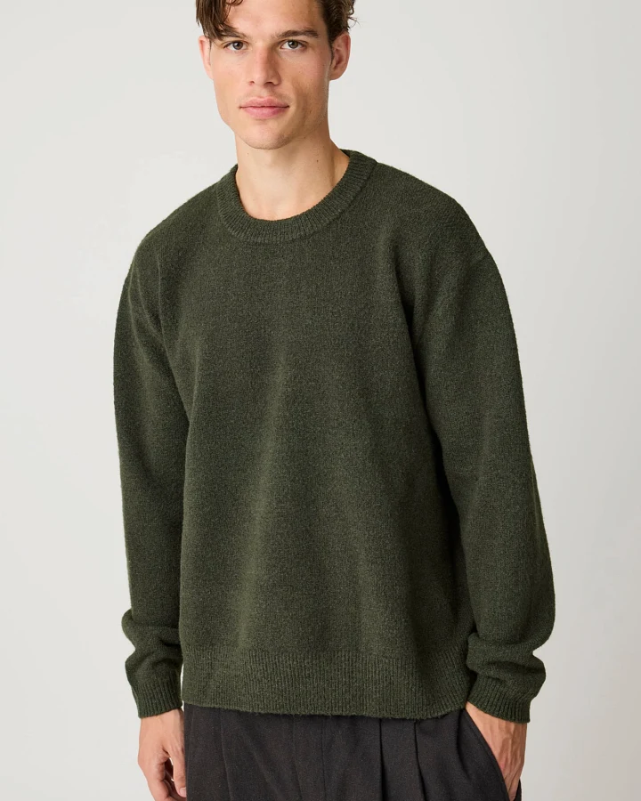 KnowledgeCotton Apparel Herren vegan Pullover Soufflé Yarn In Der Farbe Forest Night Green