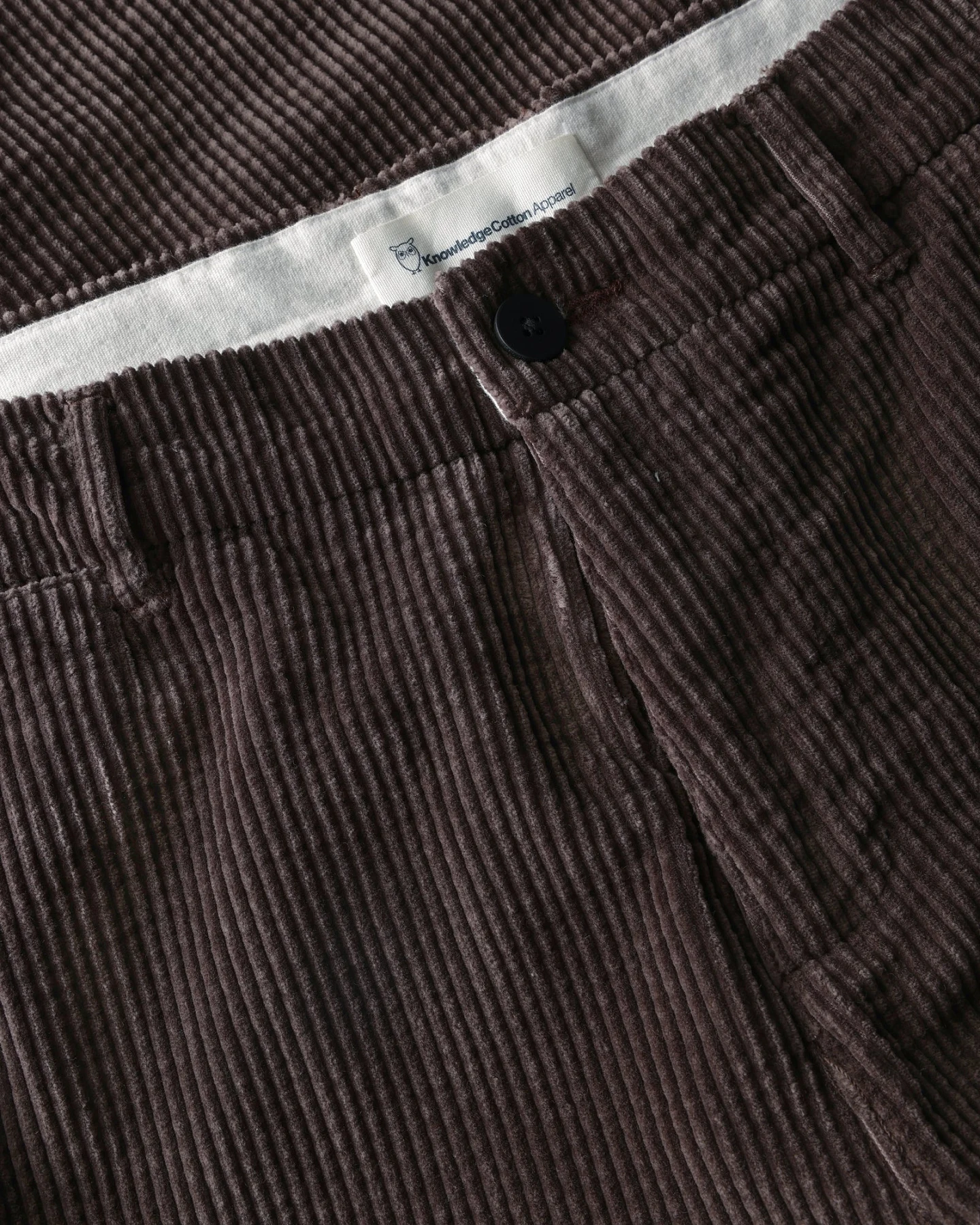 KnowledgeCotton Apparel Herren vegan Hose Chuck Regular Cord Schokoladenbraun, Torte – Ansicht 2