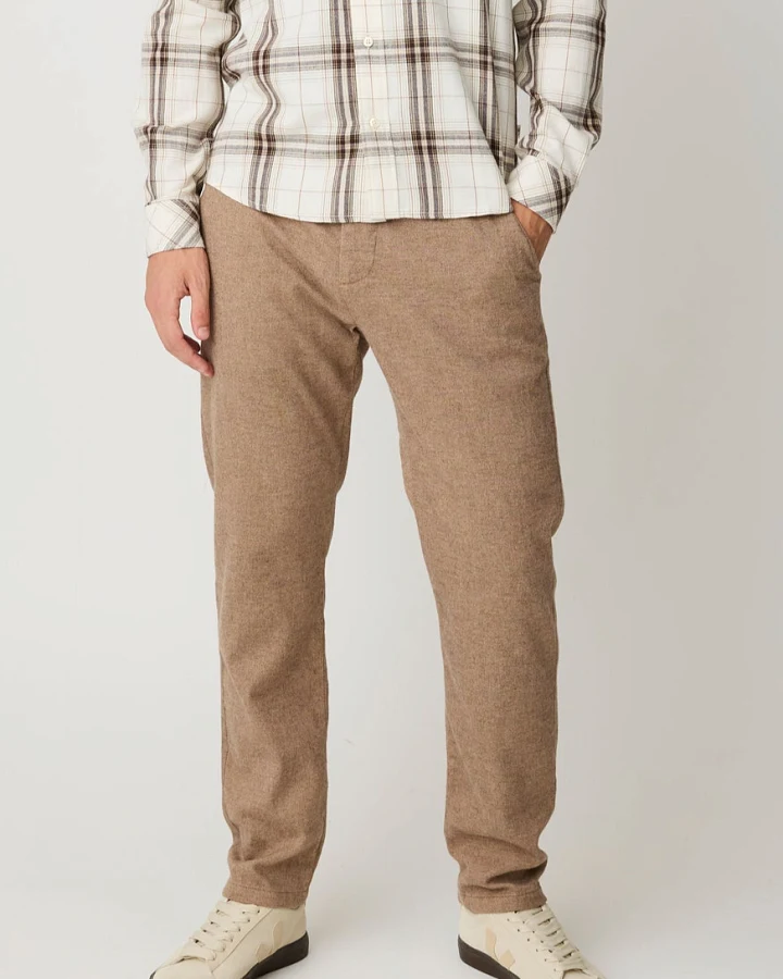 KnowledgeCotton Apparel Herren vegan Hose Chuck Regular Flanell Lion Braun