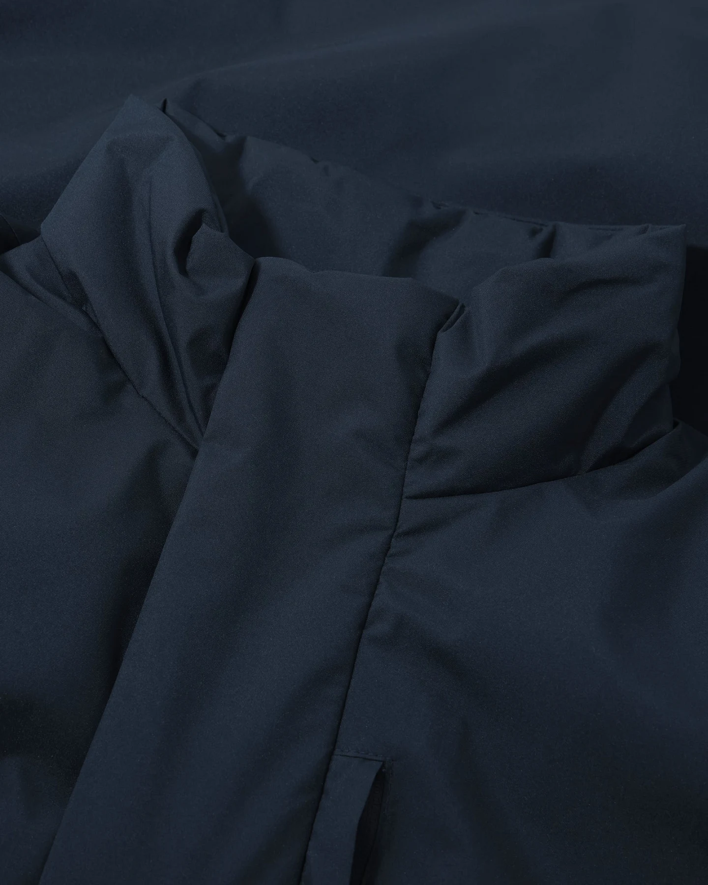 KnowledgeCotton Apparel Herren vegan Softshell Jacke Total Eclipse In Blau – Ansicht 2