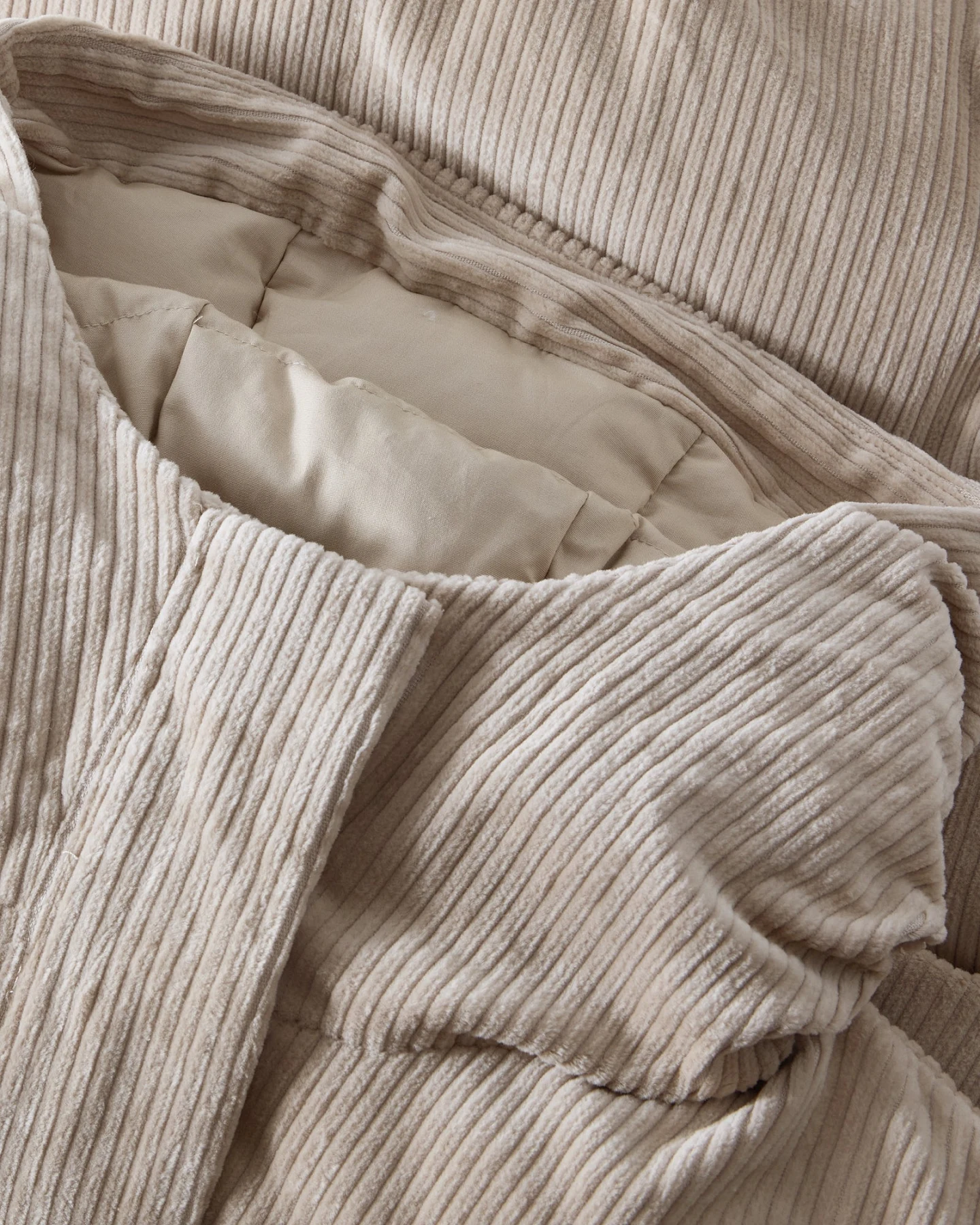 KnowledgeCotton Apparel Damen vegan Pufferjacke Corduroy Hellgrau – Ansicht 2