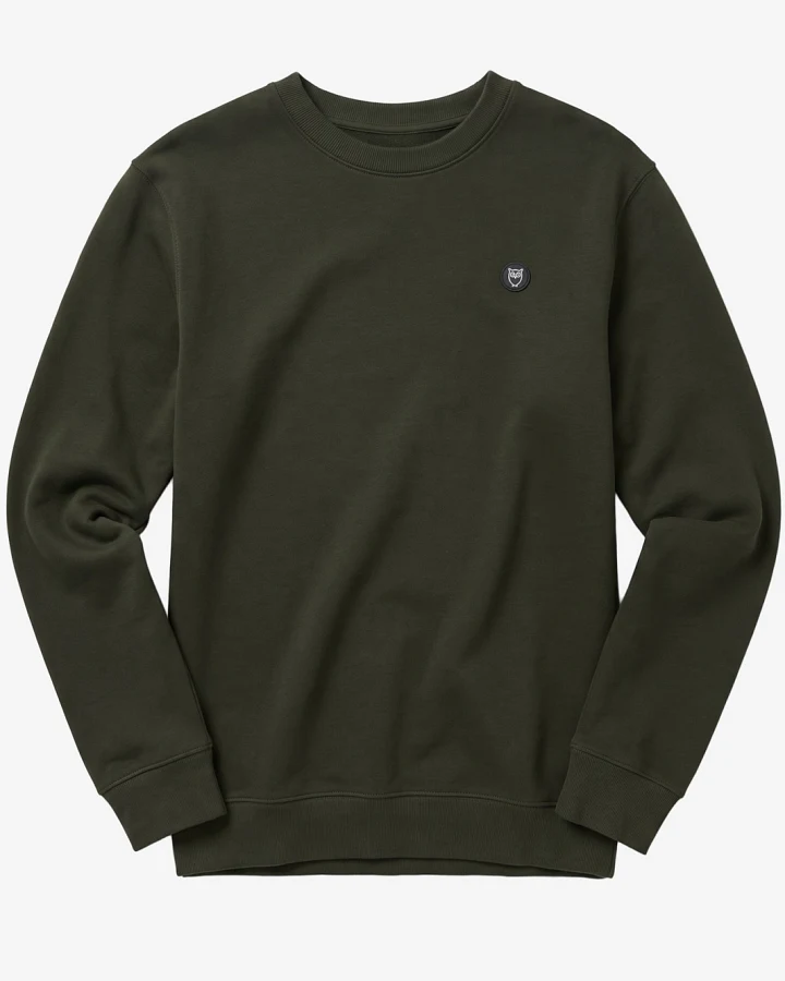 KnowledgeCotton Apparel Herren vegan Sweatshirt Mit Aufnäher Rundhalsausschnitt, „forest“, Nachtgrün
