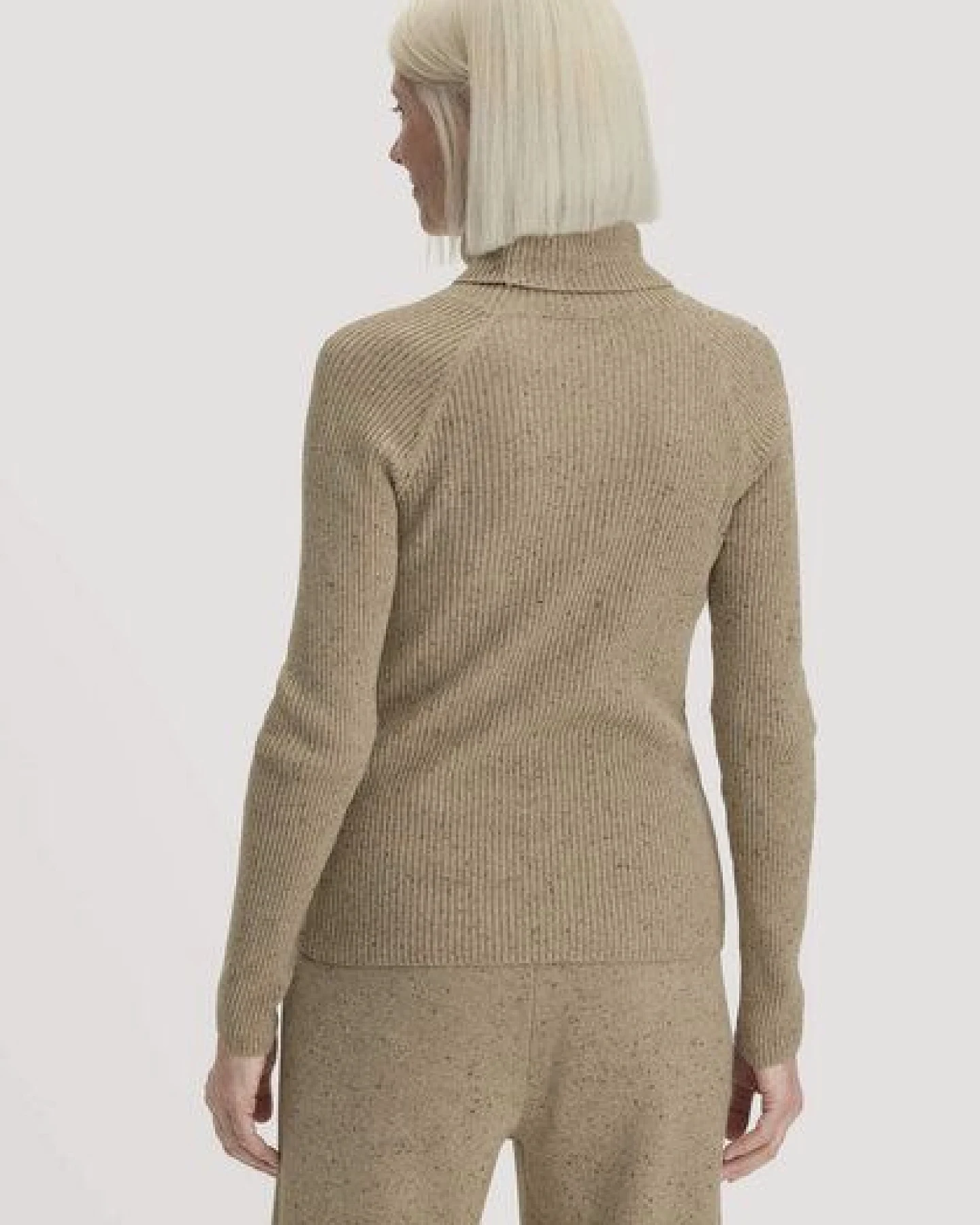hessnatur Strick Rollkragenpullover Slim aus Bio-Baumwolle mit recycelter Wolle – Ansicht 2