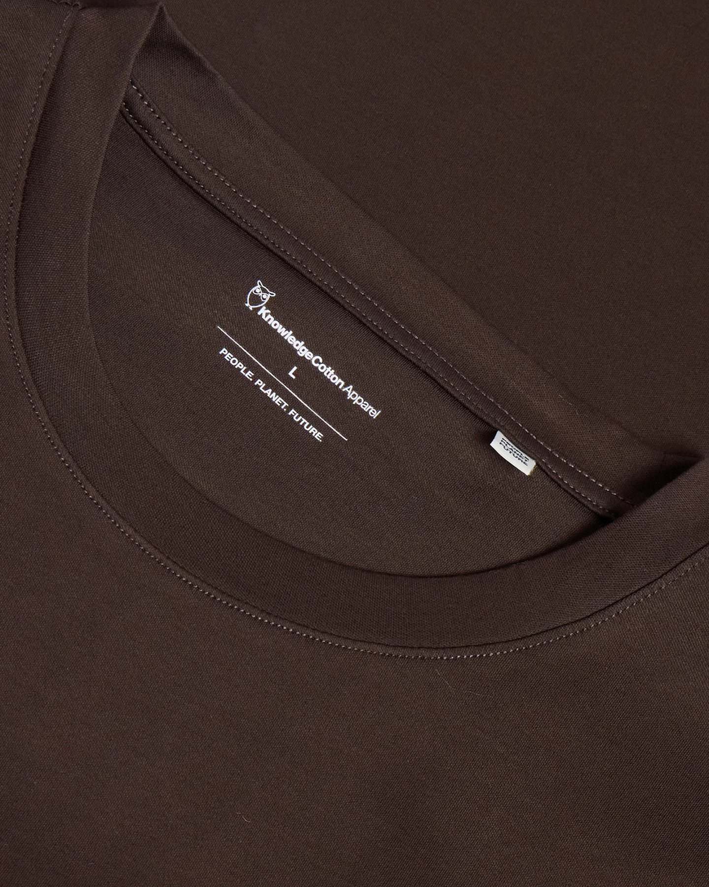 KnowledgeCotton Apparel Herren vegan T-Shirt Mercerized Chocolate Torte – Ansicht 2