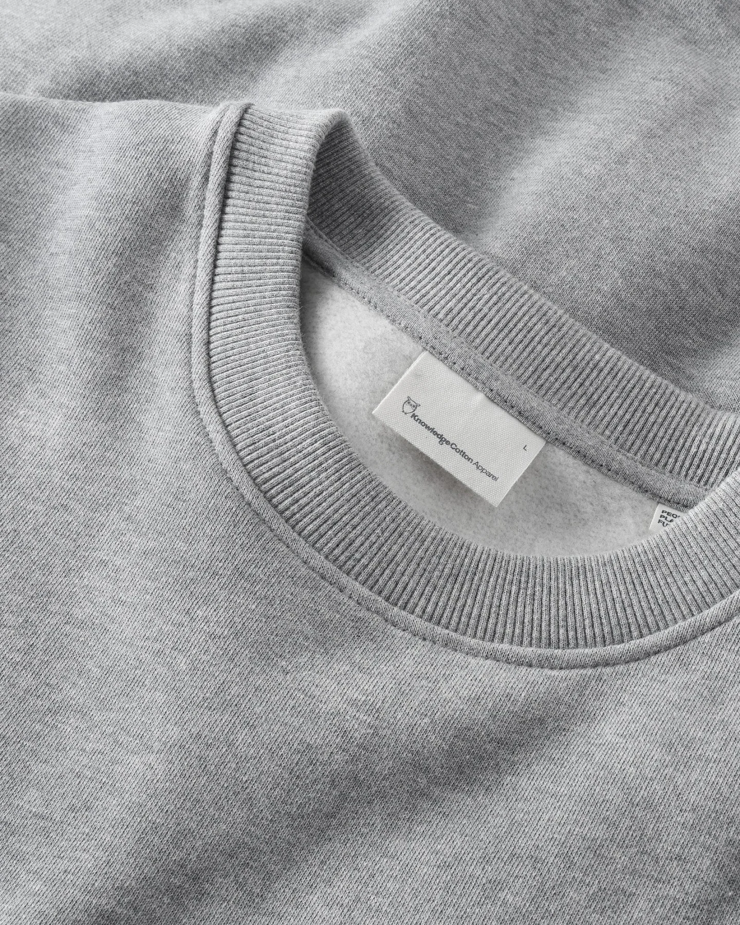 KnowledgeCotton Apparel Herren vegan Sweatshirt Relaxed Crew Neck Grau Meliert – Ansicht 2