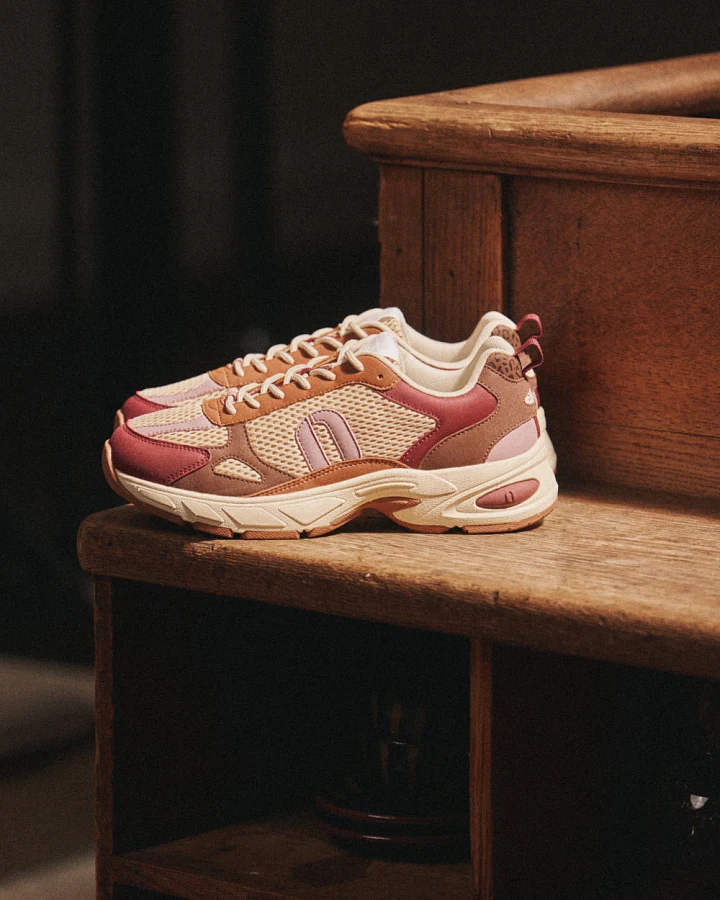 Produktseite: Sneaker Modell: Mae