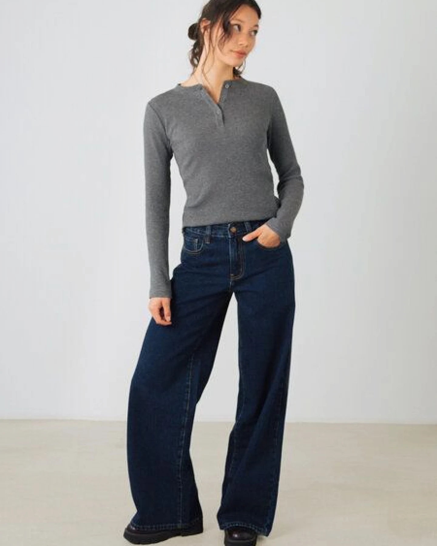 Honest Basics Damen Weite Jeans aus 100% Bio-Baumwolle – Ansicht 3