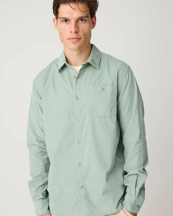 KnowledgeCotton Apparel Herren vegan Hemd Regular Passform Cord Lily Pad Green