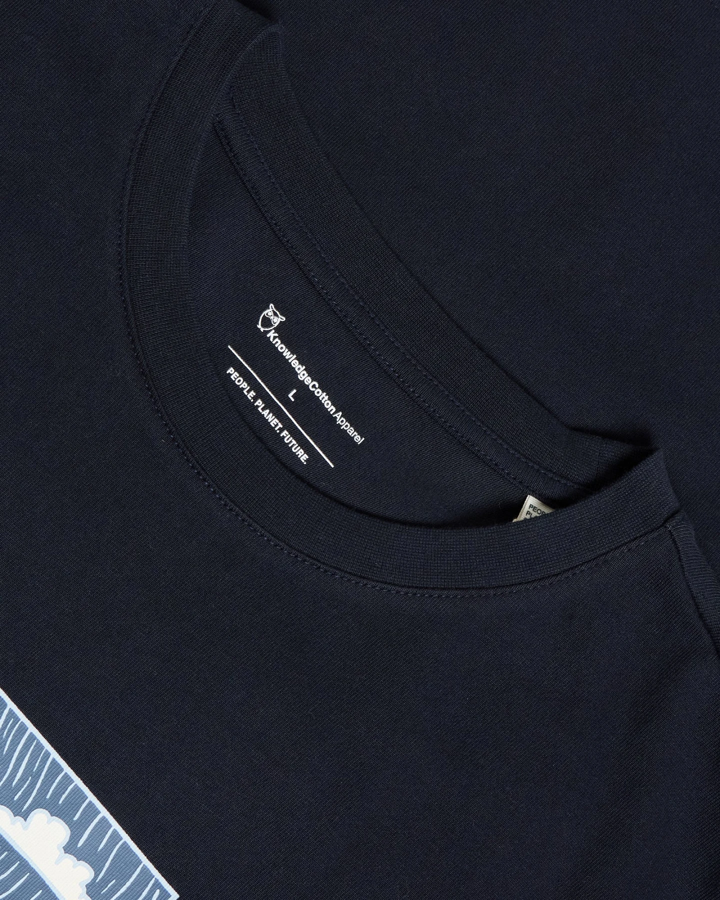 KnowledgeCotton Apparel Herren vegan T-Shirt Mit Aufdruck Auf Der Vorderseite Nacht Himmel Blau – Ansicht 2