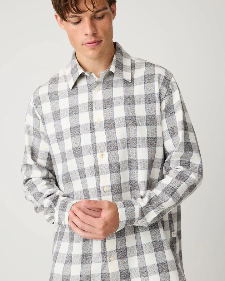 KnowledgeCotton Apparel Herren vegan Hemd Loose Check Weiß Kariert