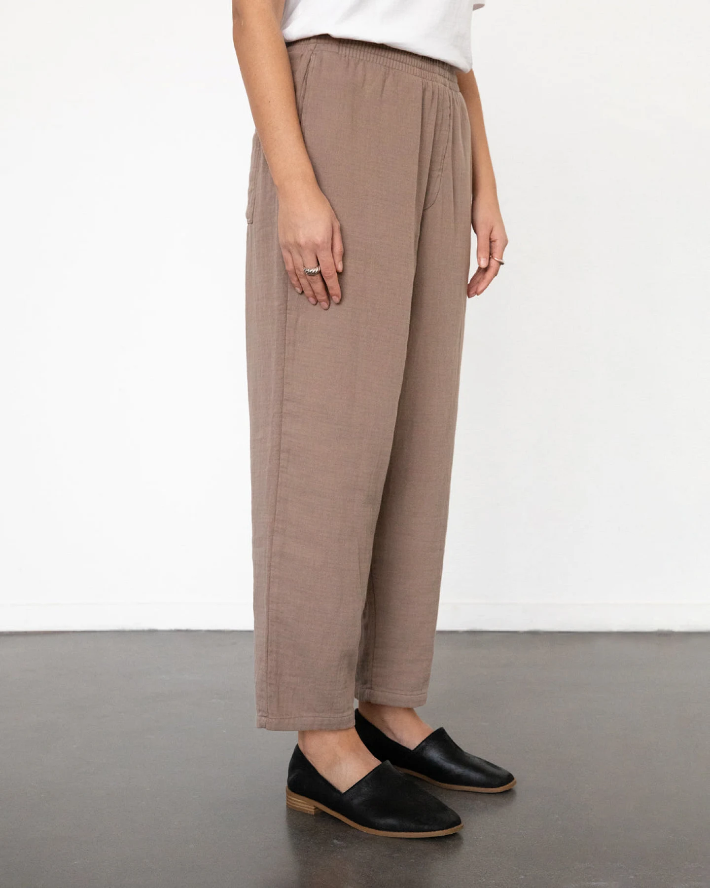 Rotholz Damen vegan Hose Weit Braun – Ansicht 2